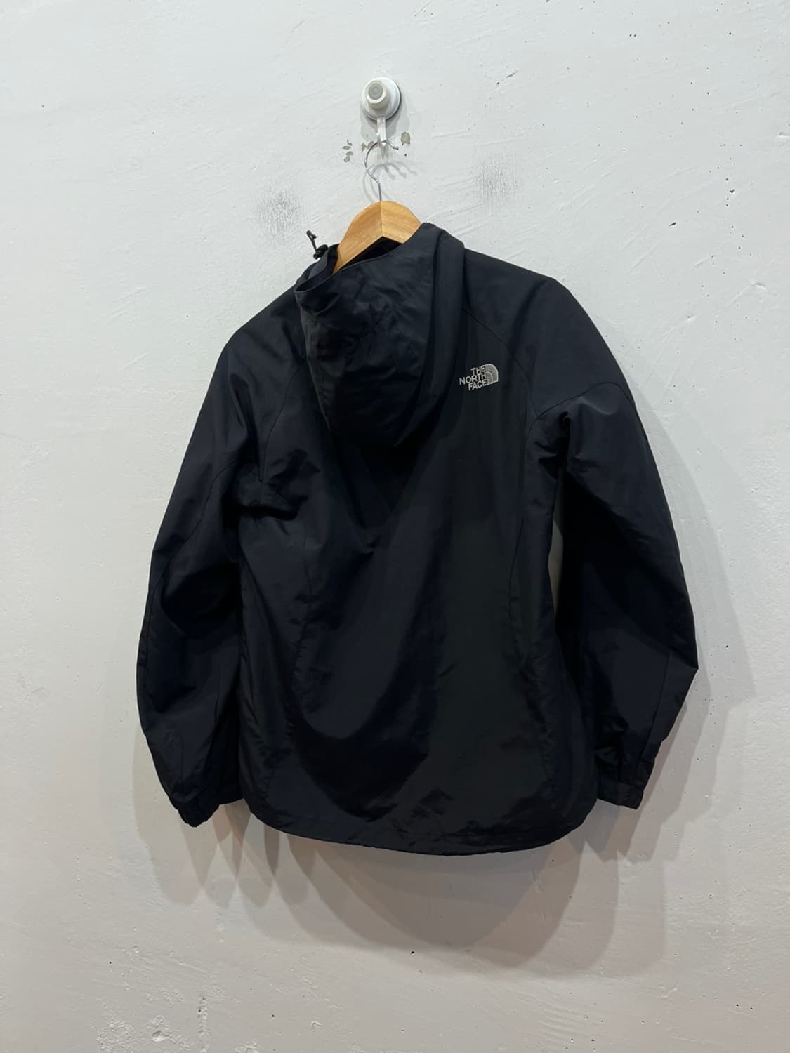 노스페이스 바람막이 자켓 우먼즈 블랙 상품이미지2