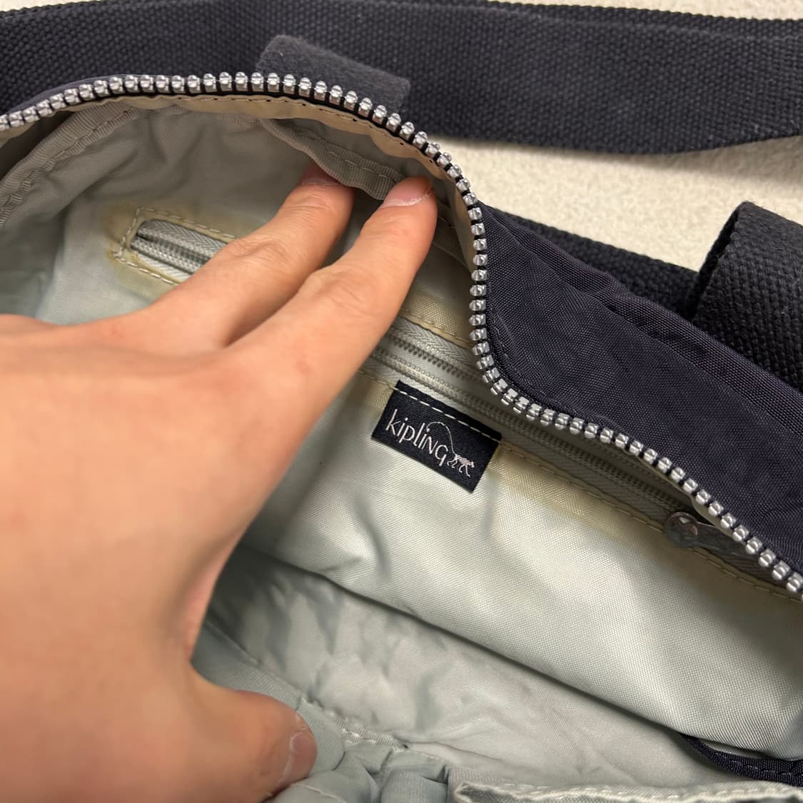 Kipling Navy Cross Bag 상품이미지6