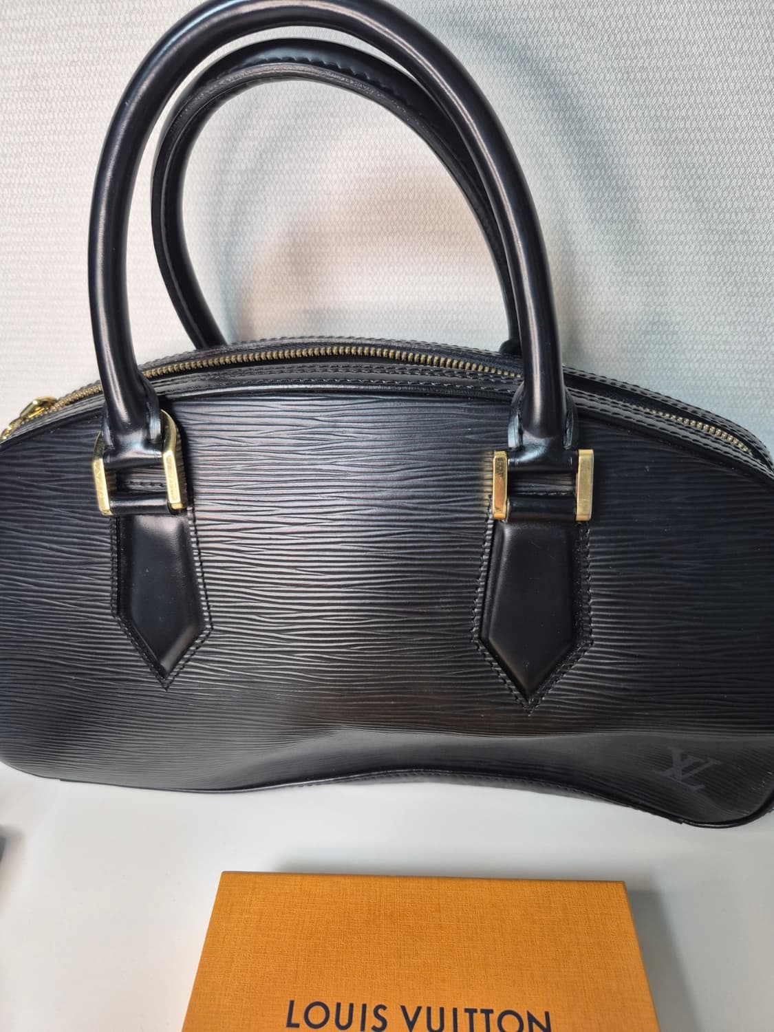 루이비통 정품 블랙 에피 에삐 레더 자스민 토트백 싸게 팝니다  상품이미지1