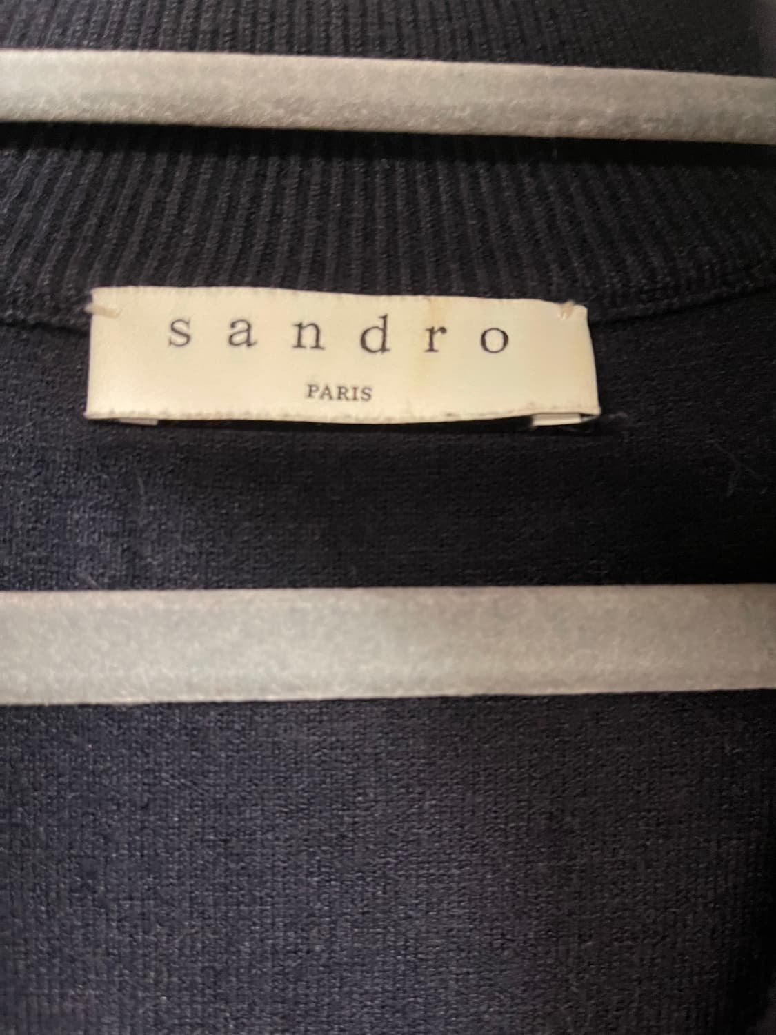 산드로 빨강/검정 배색 하프넥 니트 상품이미지2