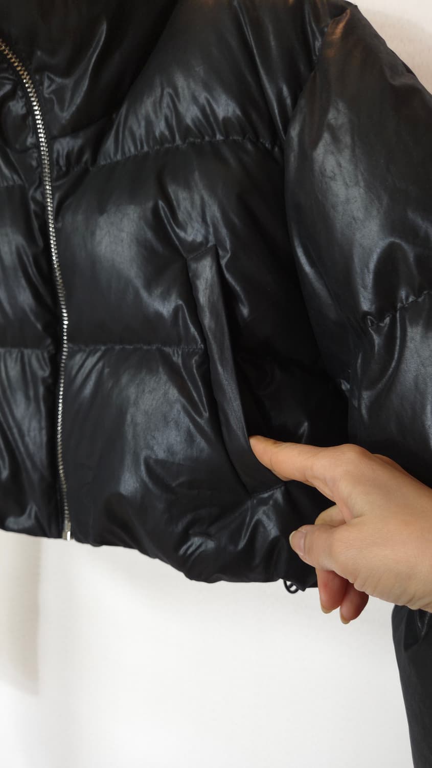 럭키슈에뜨 럭키마르쉐 2022 글로시 크롭 다운 패딩  F 사이즈 상품이미지6