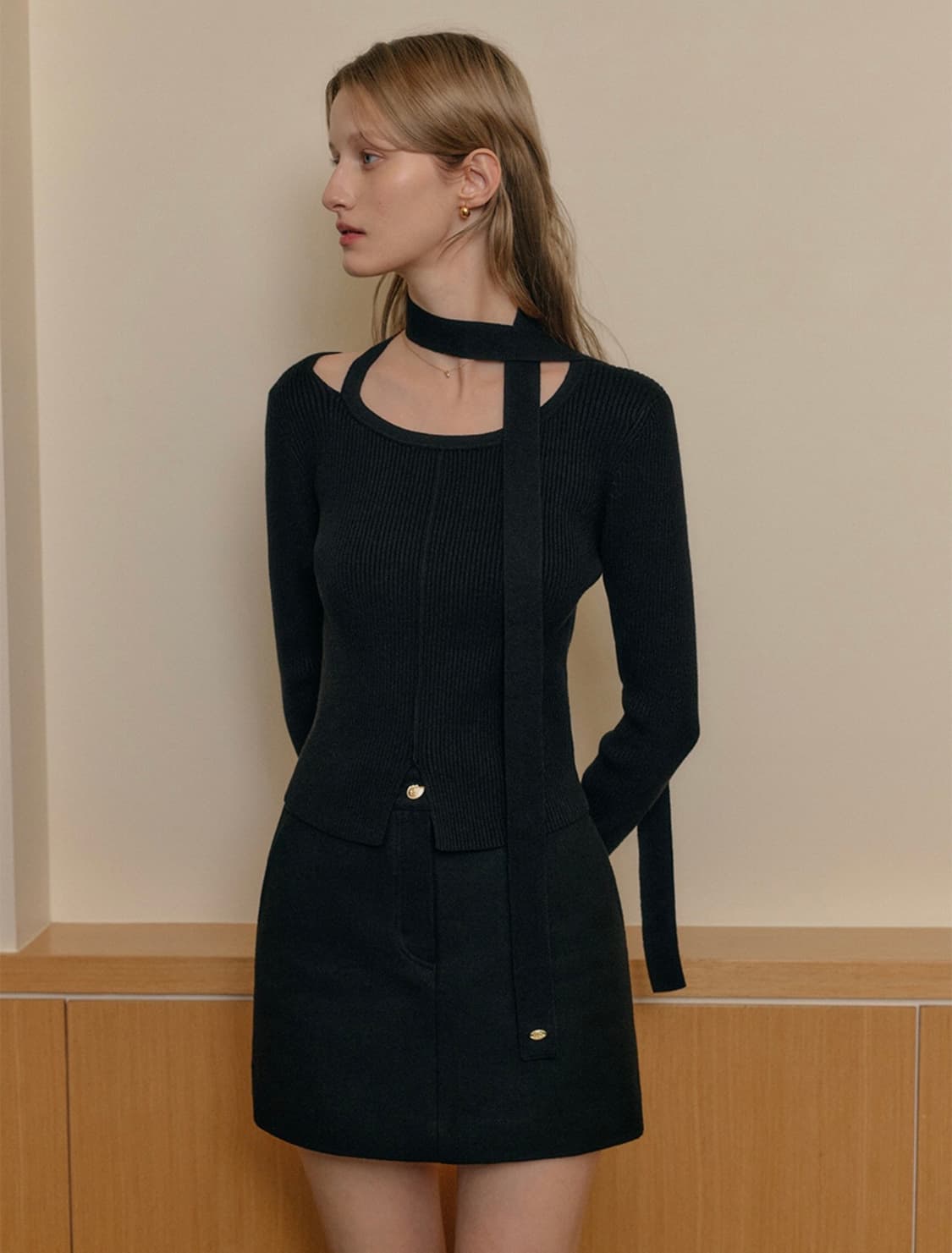 룩캐스트 위트니 컷아웃 타이 니트(M) 상품이미지1