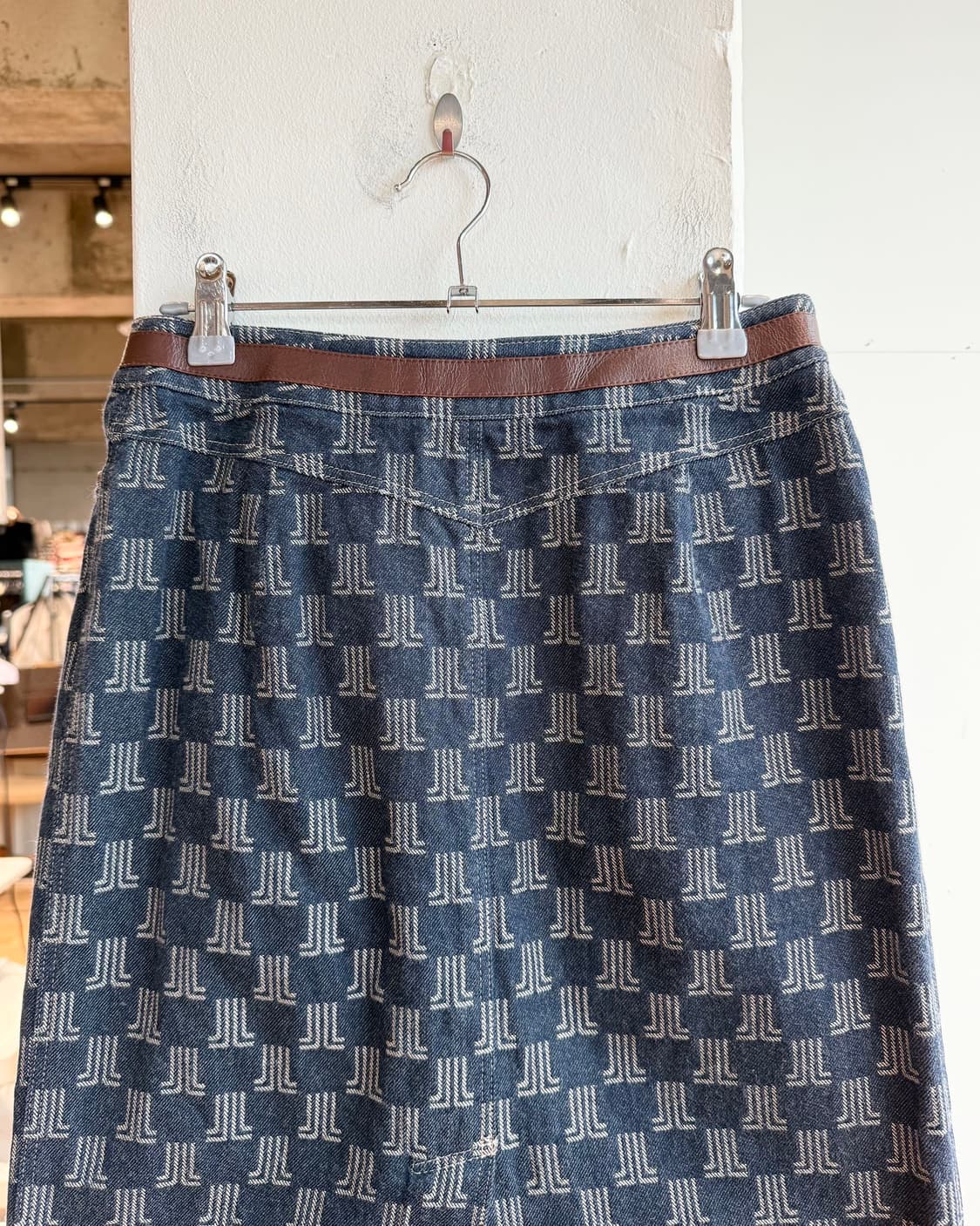랑방 데님 로고패턴 미디스커트  상품이미지6