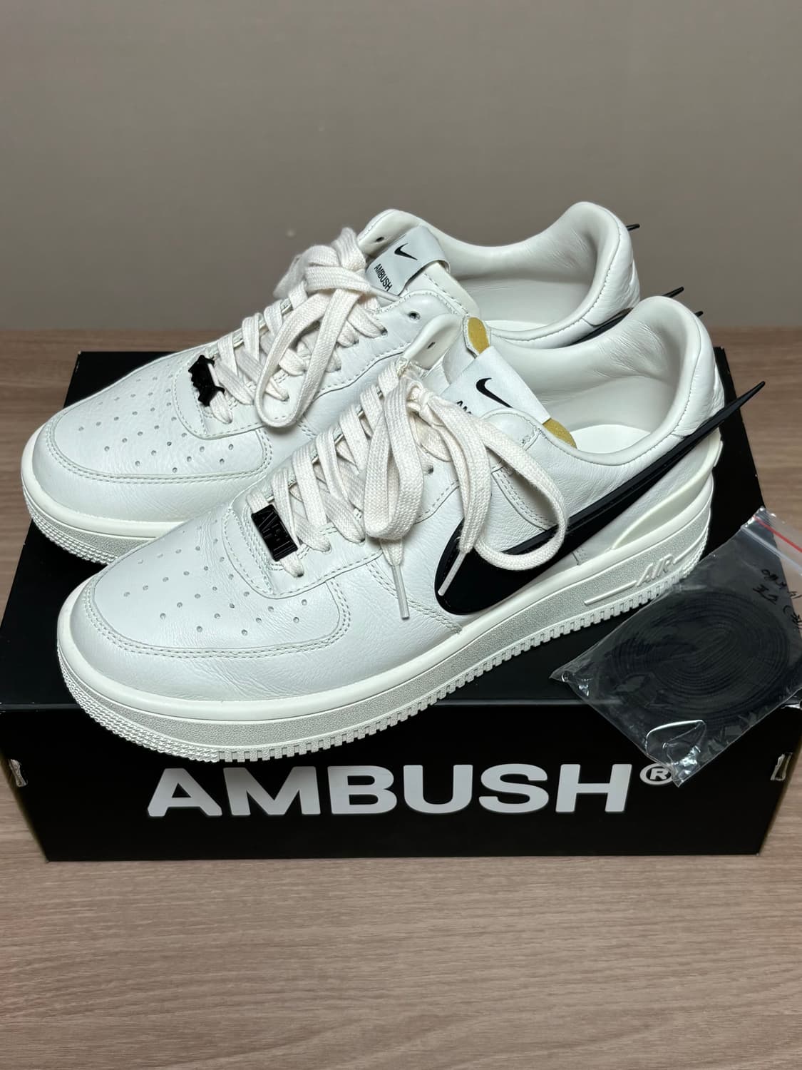 나이키 엠부쉬 에어포스 1  [260] 상품이미지1