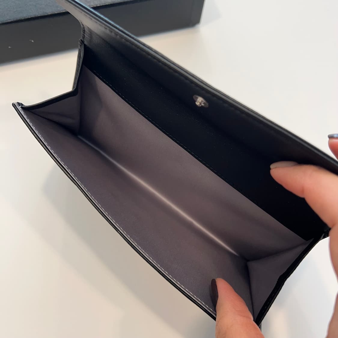 Chanel 샤넬 까멜리아 장지갑 상품이미지6