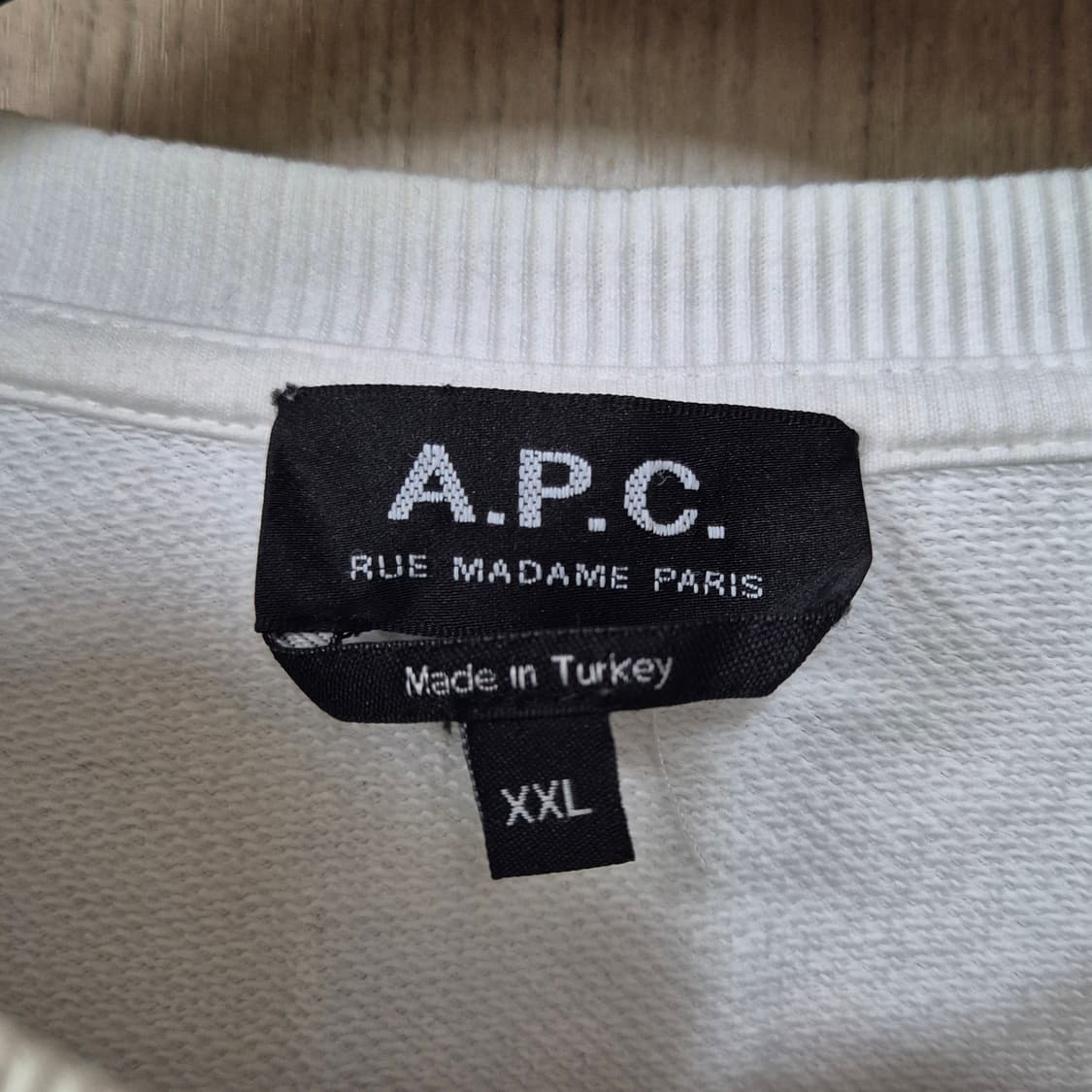[XXL] A.P.C. 화이트 로고 맨투맨 상품이미지3