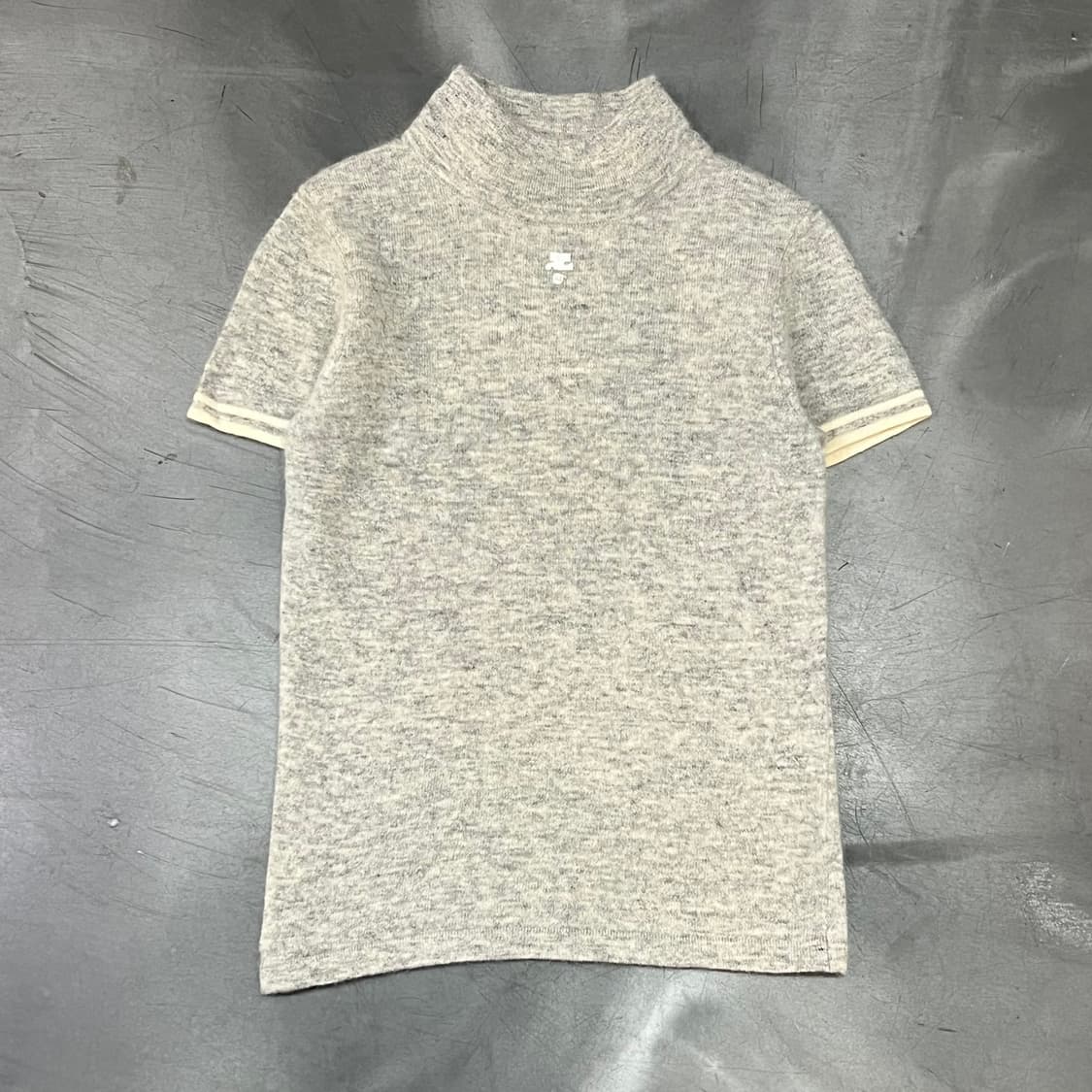  꾸레쥬 로고 하이넥 하프 니트 y16352 상품이미지1