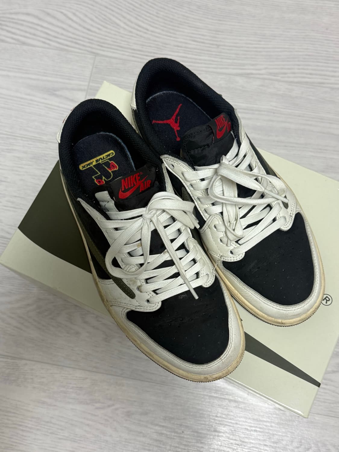 조던 1 트래비스 스캇 로우 올리브 상품이미지2