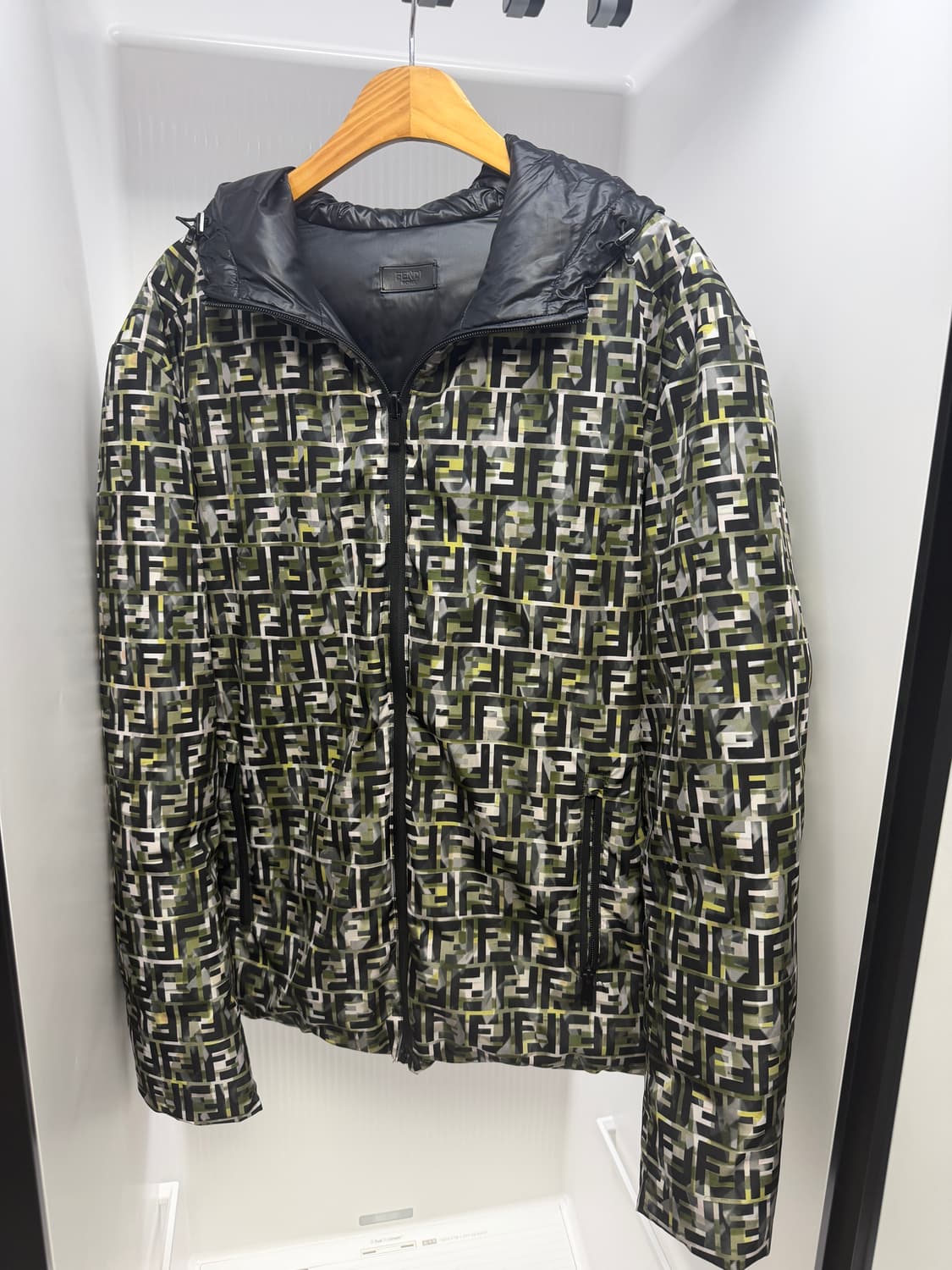 펜디 리버서블 카모 윈드브레이커 패딩 52 상품이미지1