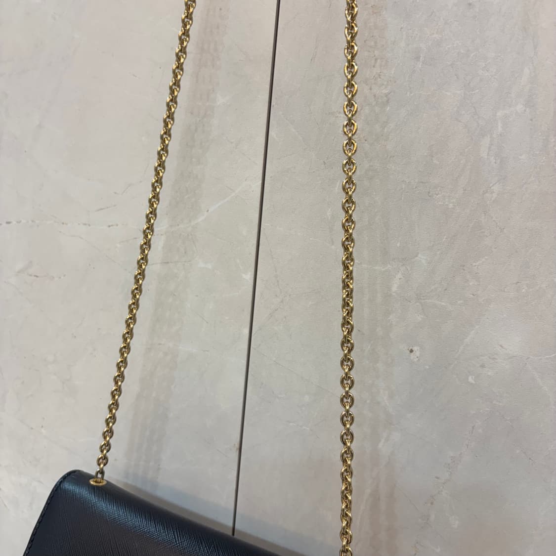 정품 페라가모 바라보우 지니 크로스백    상품이미지4