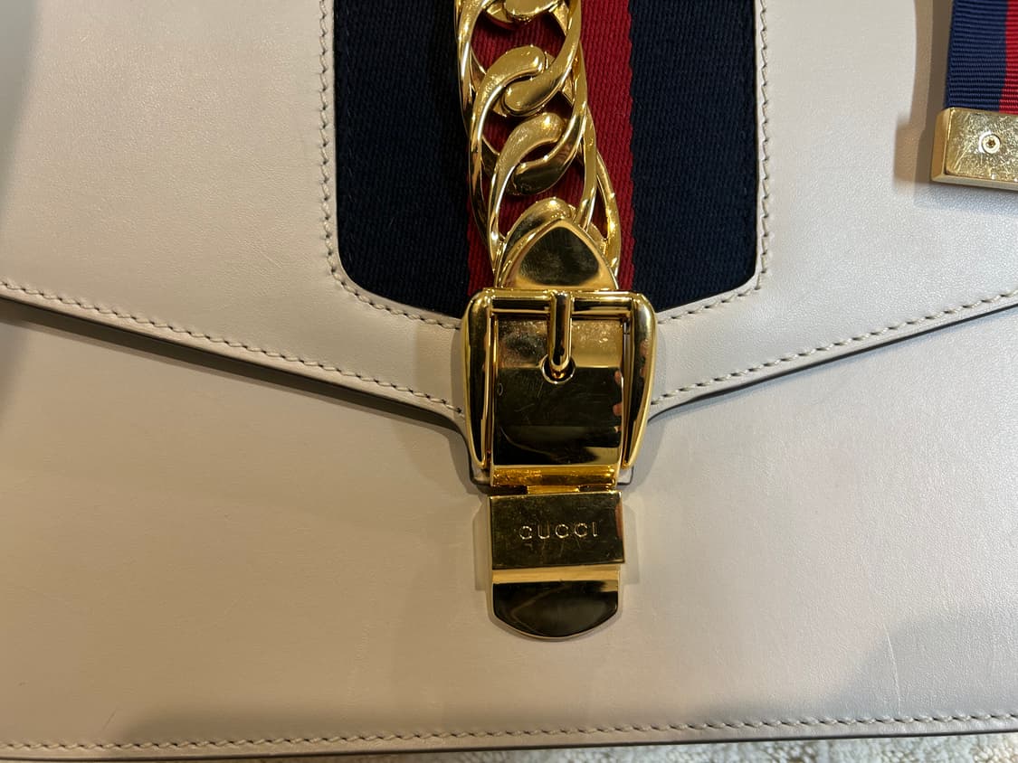 [정품/중고] 구찌 실비백 스몰 화이트 상품이미지5