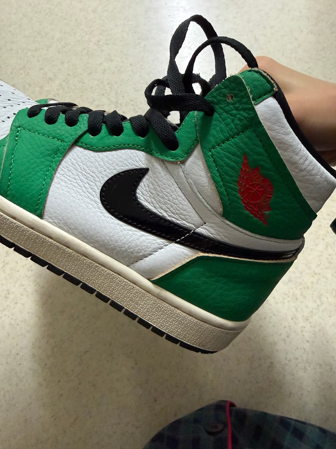 나이키 조던 1 레트로 하이 OG 럭키 그린 (240) 상품이미지4