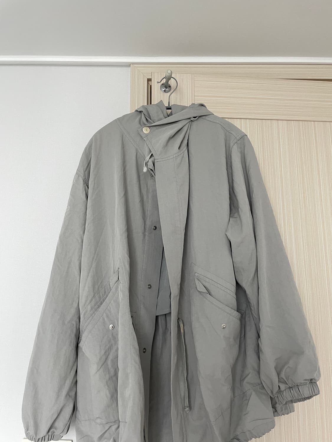 헤칭룸 snow mid parka light grey 상품이미지3