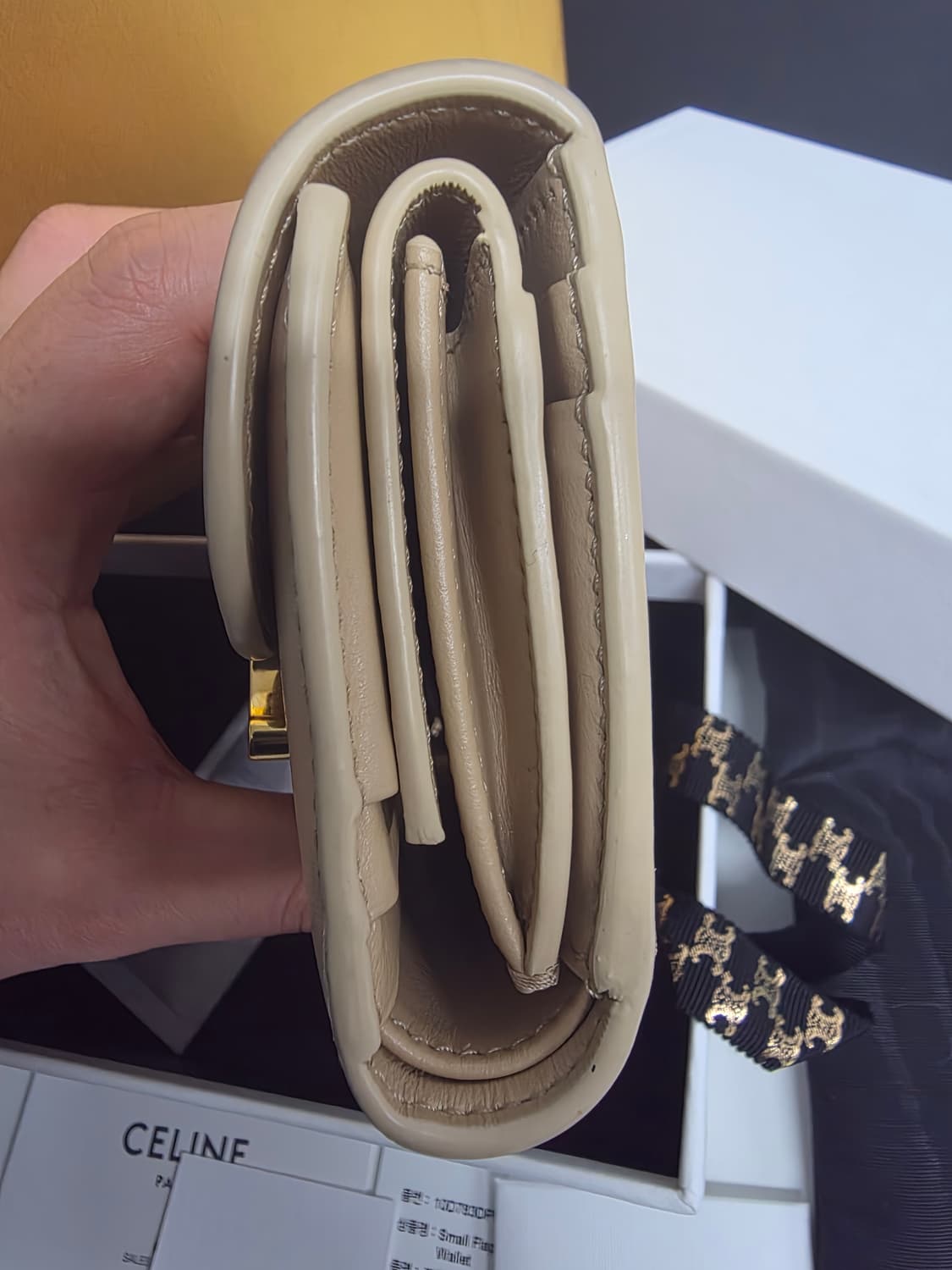 셀린느 트리옹프 반지갑 상품이미지5