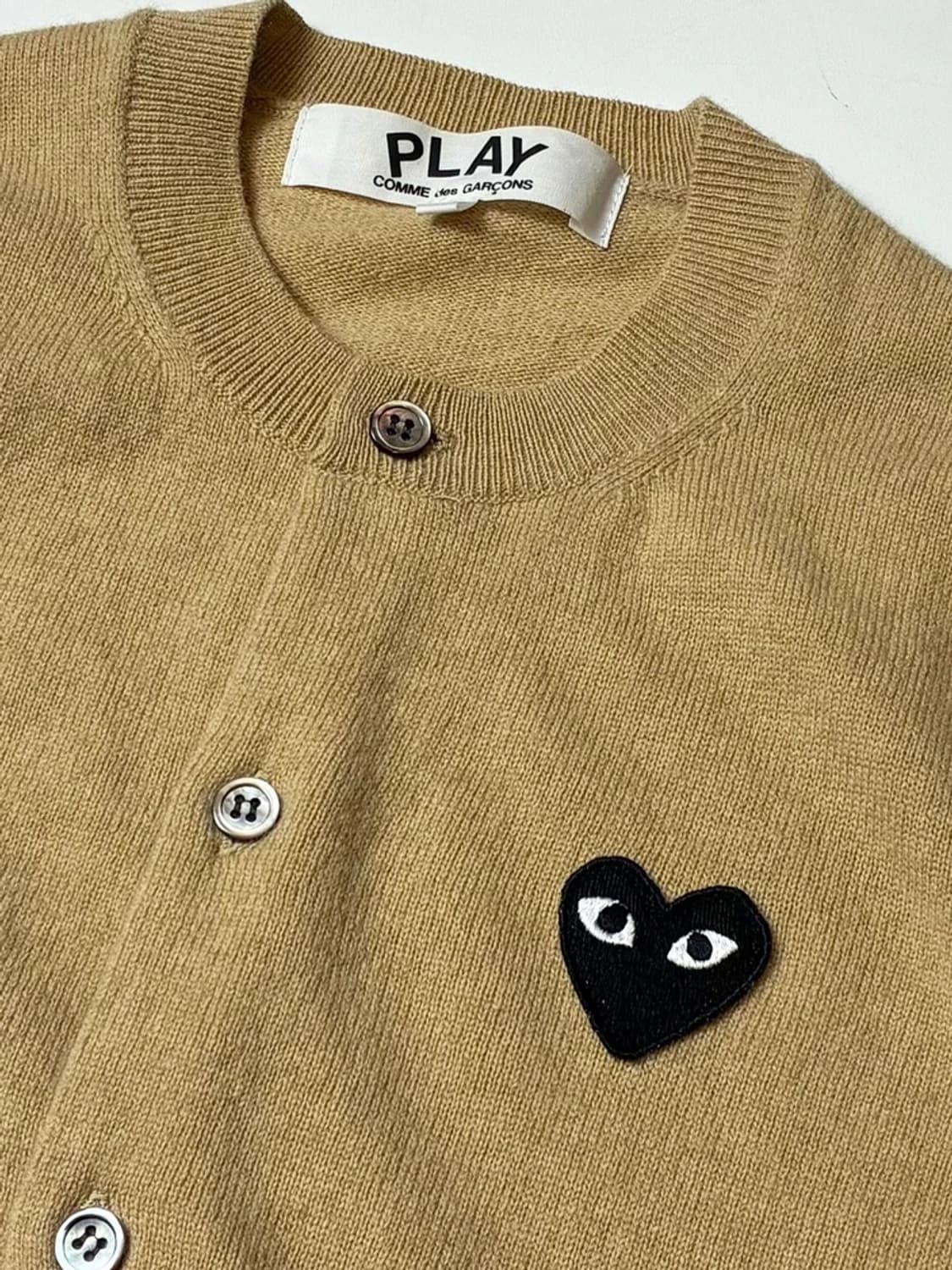 꼼데가르송 우먼스 하트 로고 니트 가디건 PN8209 상품이미지4