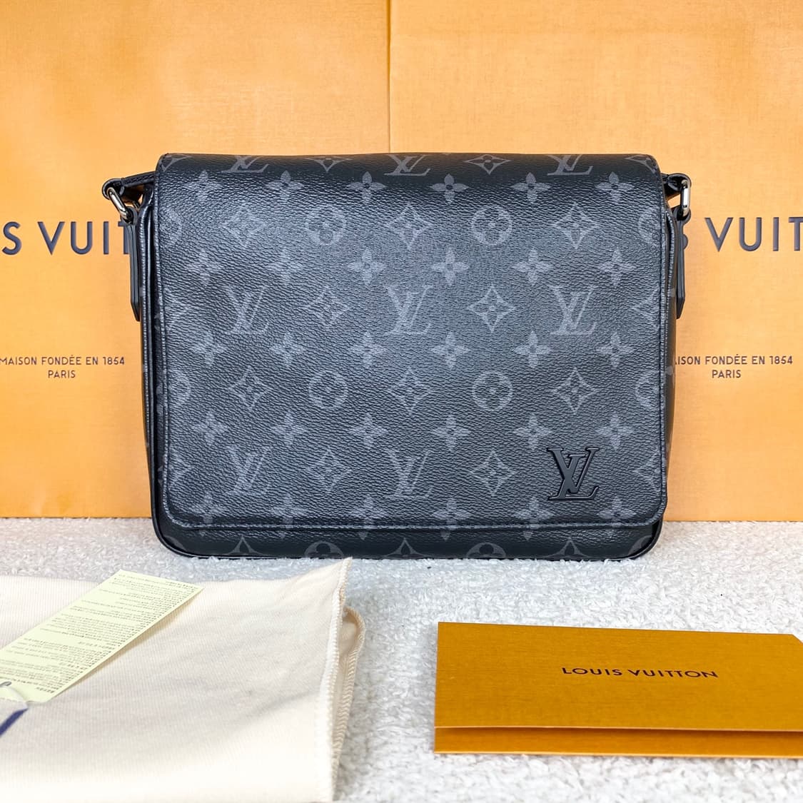 루이비통 메신저백 디스트릭트 pm  상품이미지1
