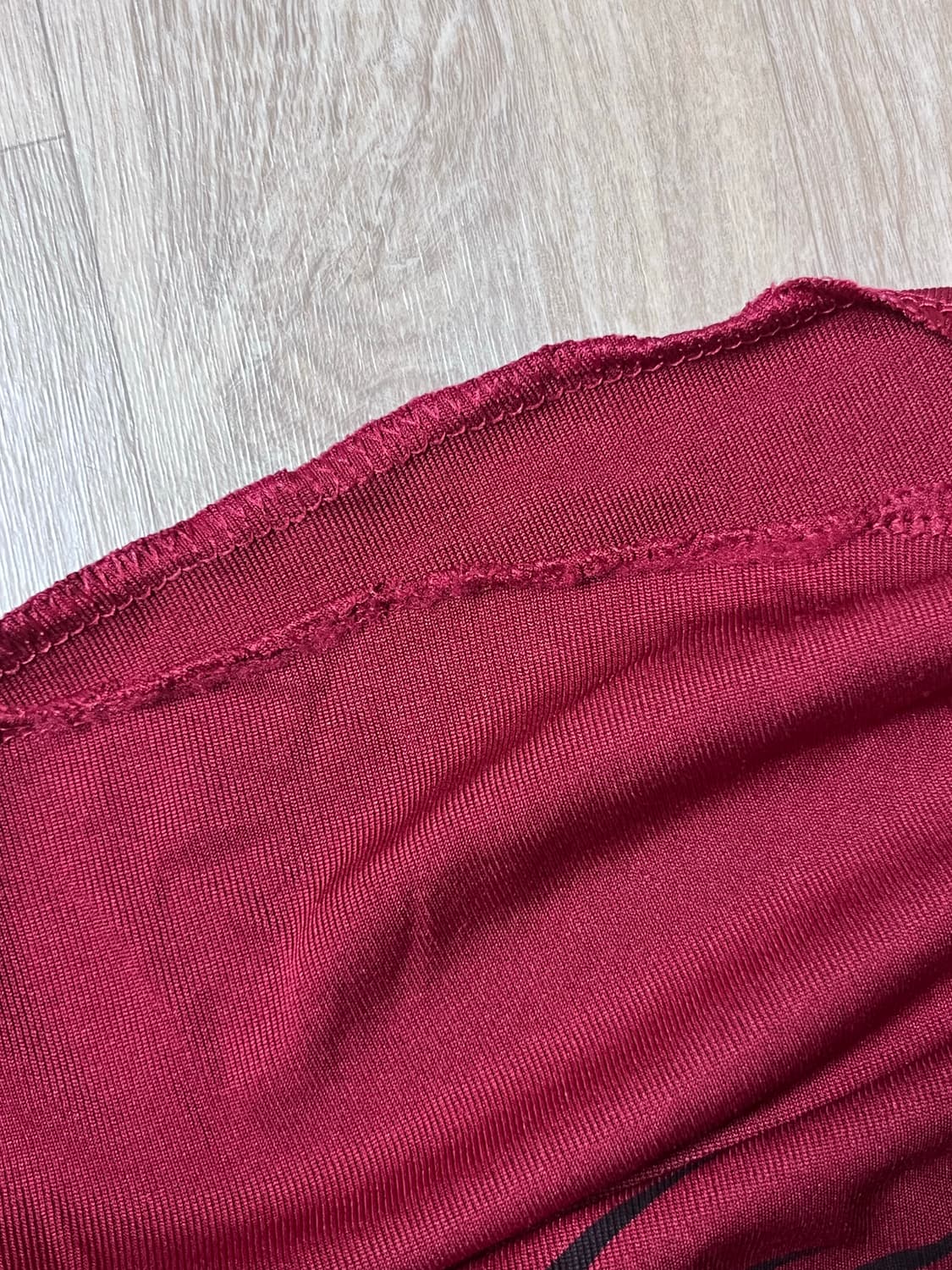  데일리 오프넥 와인 레드 긴팔 티셔츠 상품이미지2