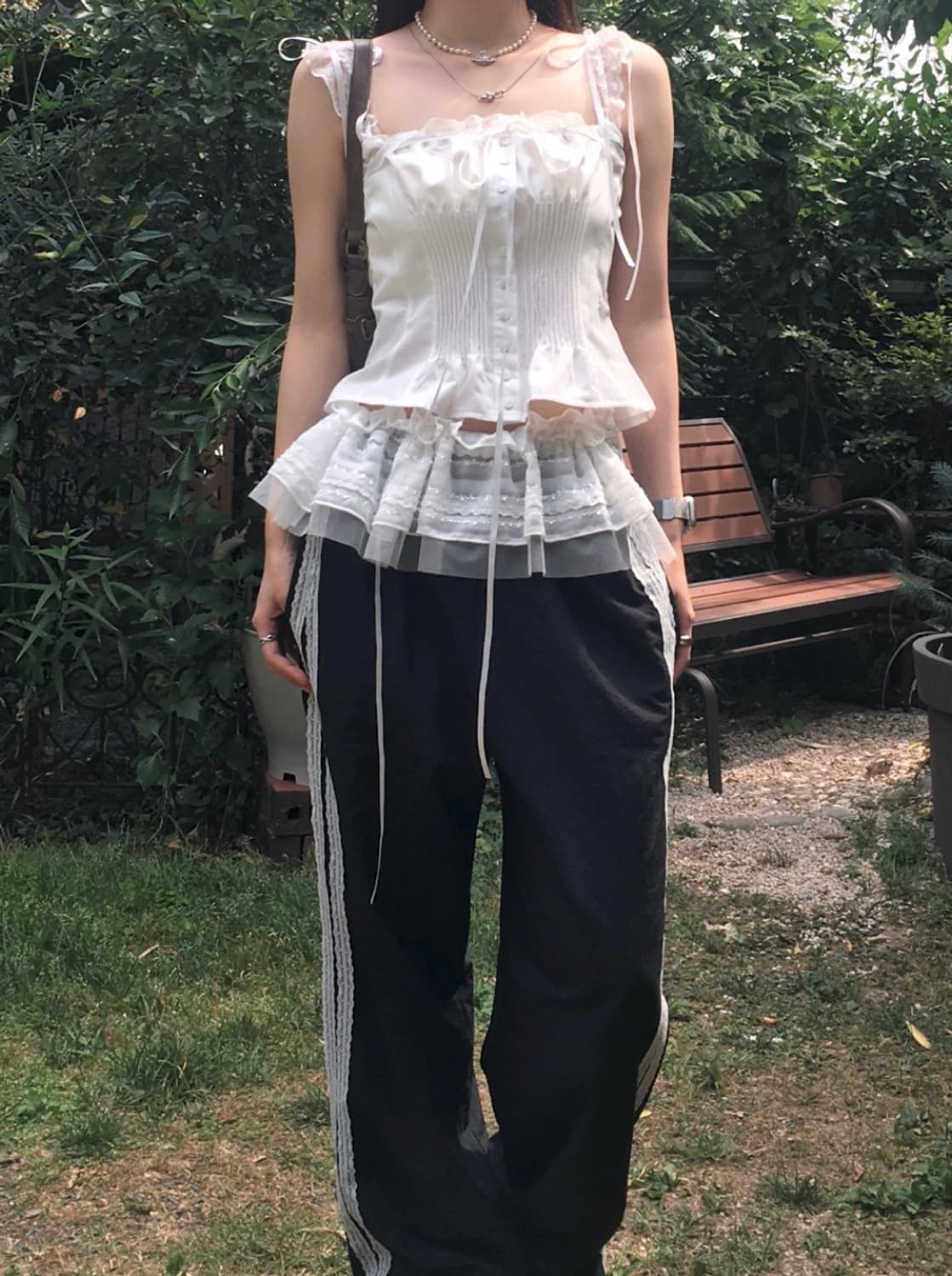 딧소어 ditsor 포레스트 레이스 나시 블라우스 상품이미지6