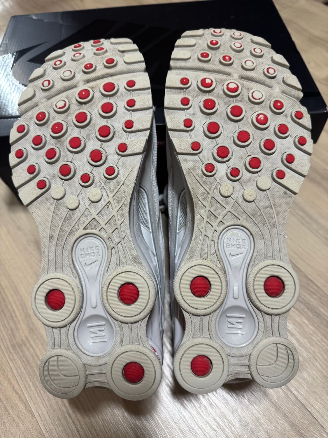 슈프림 나이키 샥스 285 상품이미지4