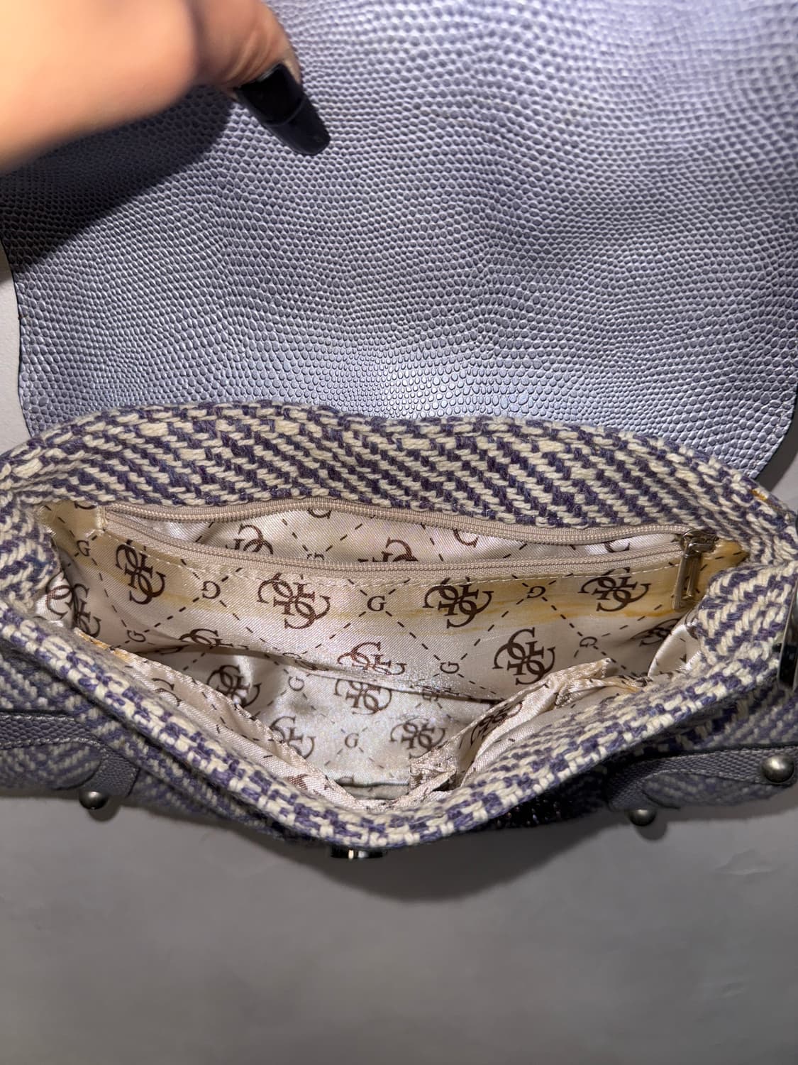Guess lavender cubic python shoulder bag 상품이미지5