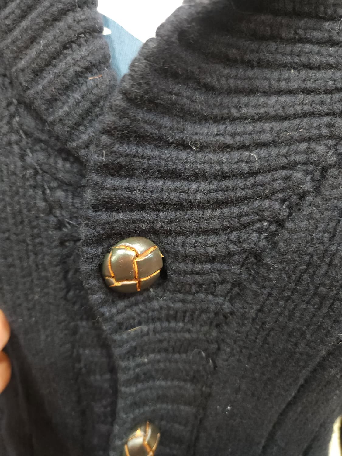 라코스테 네이비 숄카라 울 꽈배기 니트 가디건

 상품이미지3