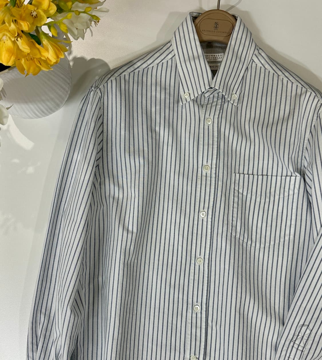 브루넬로 쿠치넬리 화이트 스트라이프 버튼다운 셔츠 상품이미지1