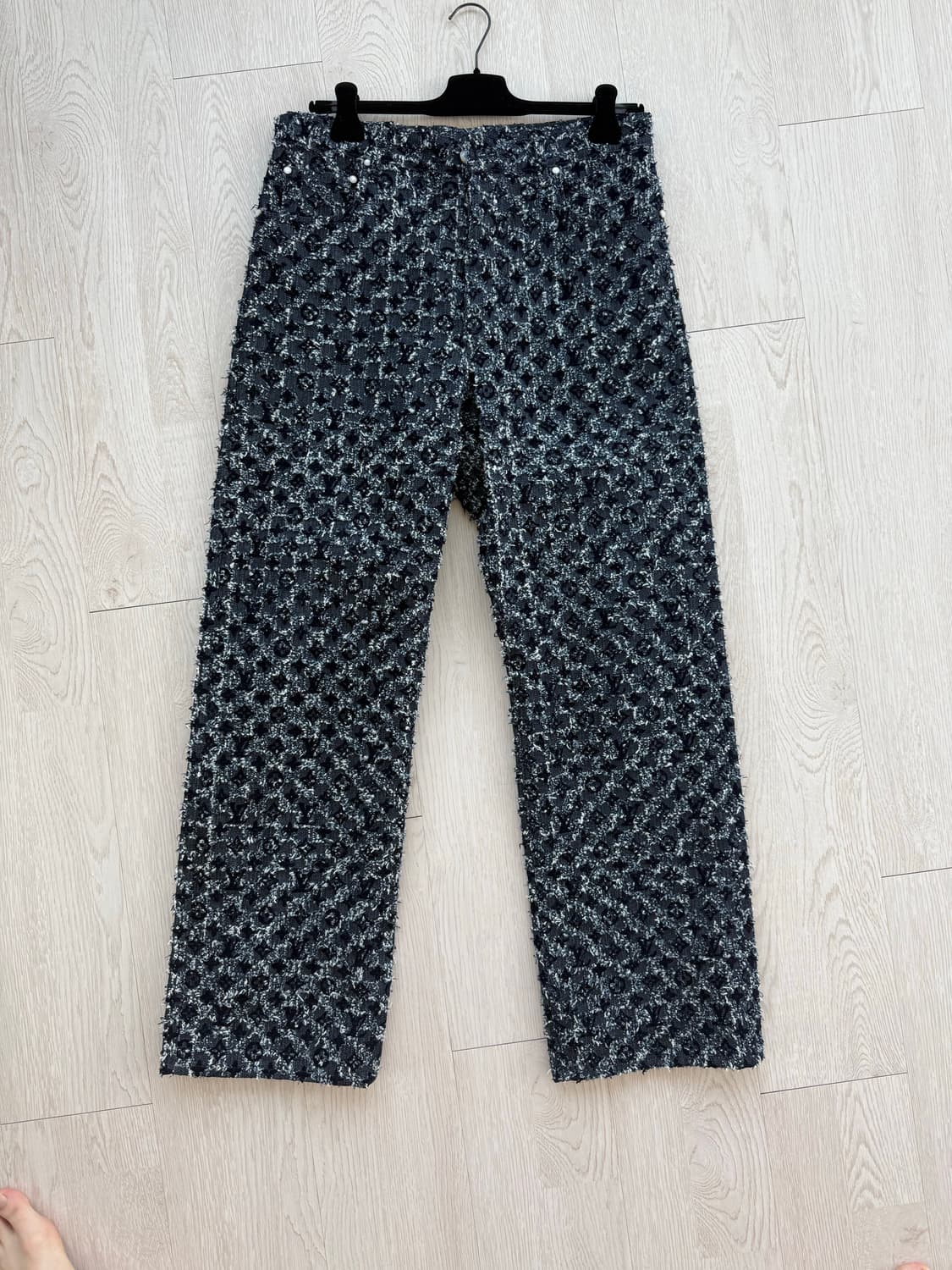 루이비통 플록드 모노그램 데님 스케이트 팬츠 상품이미지2