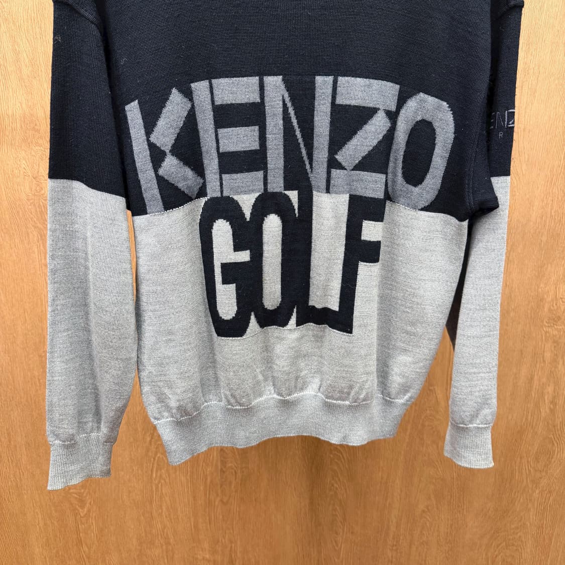 겐조 골프 라운드넥 긴팔 울 니트 빅 로고 컬러 블록 디테일 그레이 블랙 상품이미지5