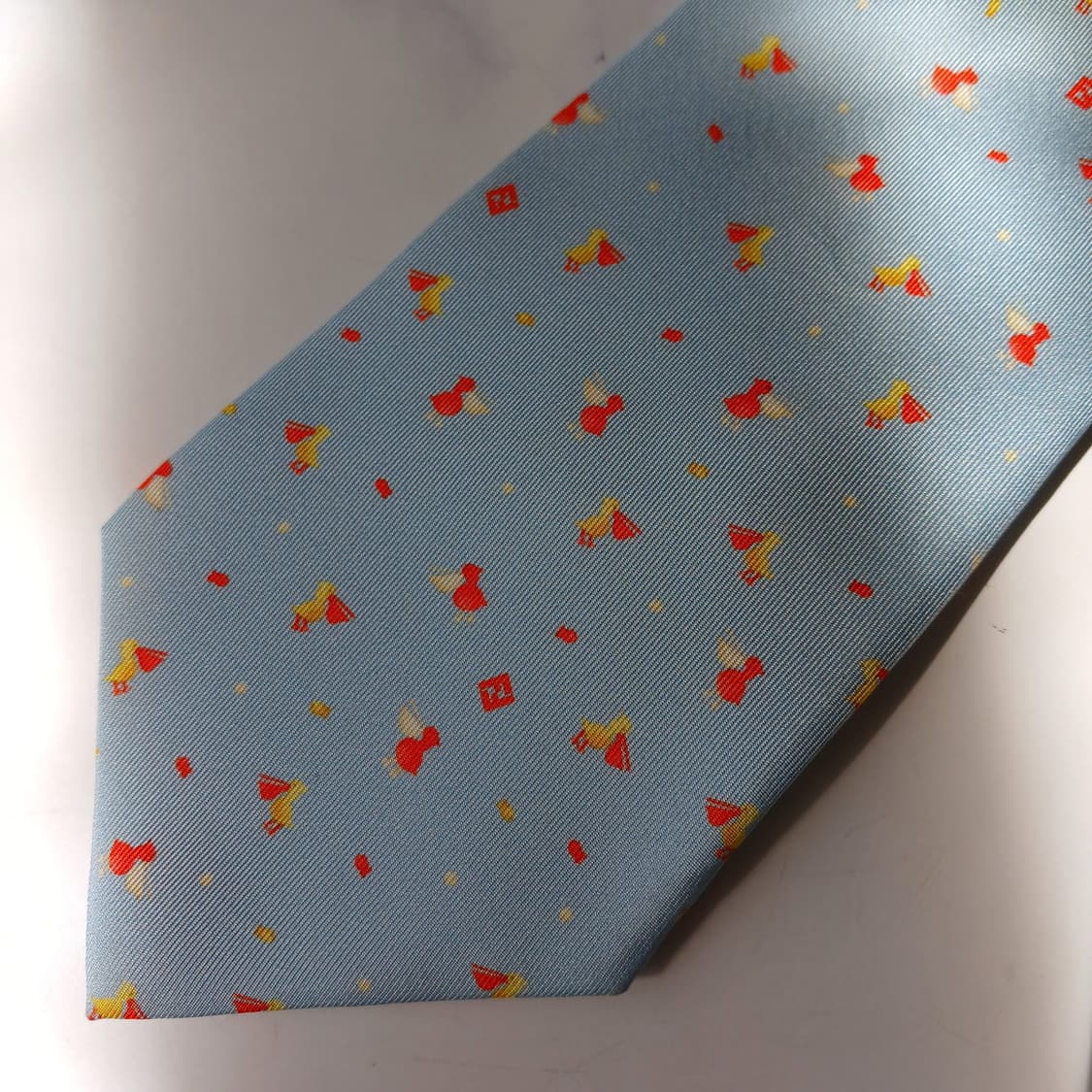 펜디 실크 스카이블루 펠리컨 패턴 넥타이 9cm A+등급 E794
 상품이미지7