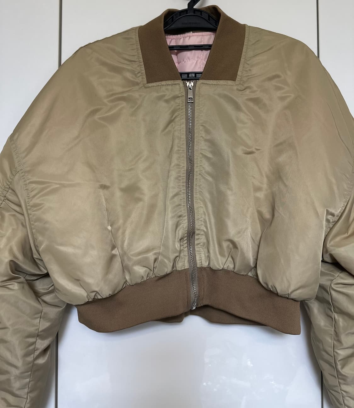 누빔크롭 봄버 자켓 상품이미지4