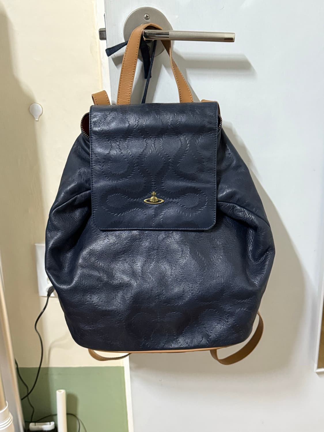 비비안 웨스트우드 네이비 백팩 상품이미지1