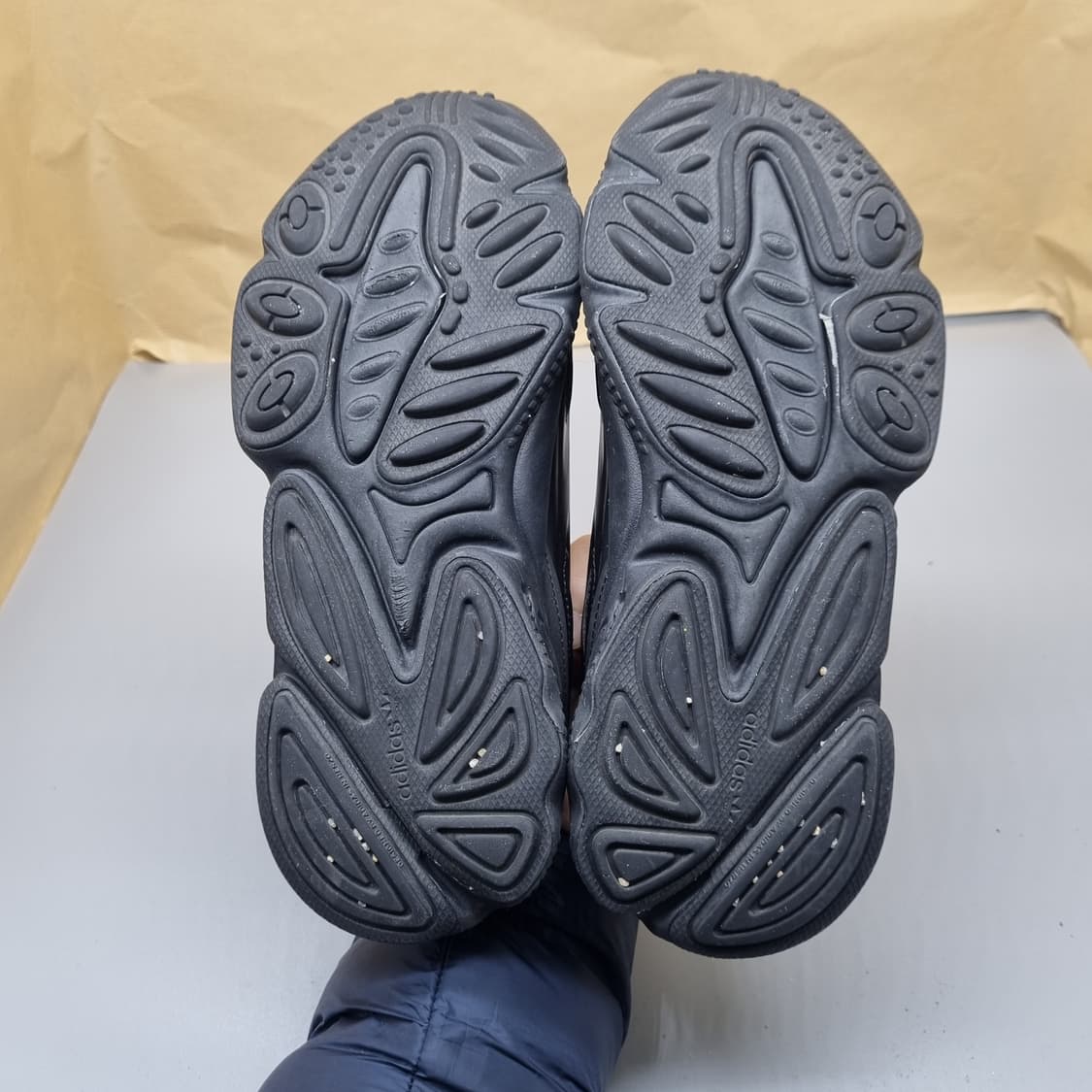 아디다스 오즈위고 셀록스 여성운동화240  상품이미지3