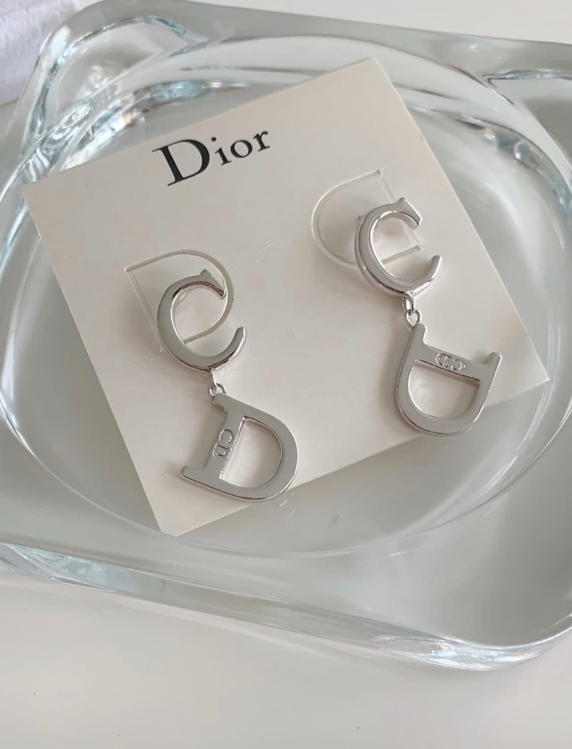 디올 CD로고 드롭 귀걸이 상품이미지1