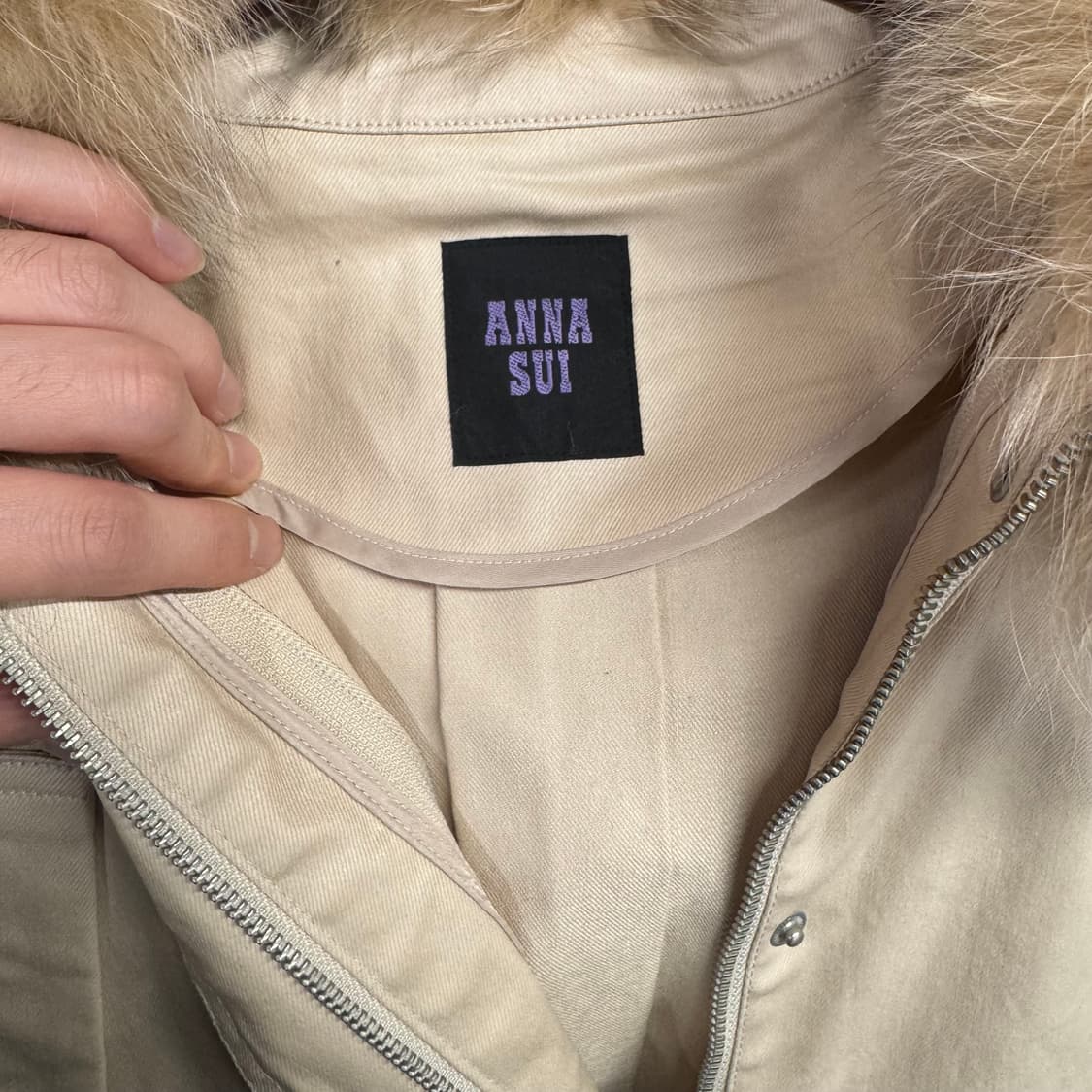 안나수이 폭스퍼 카라 코튼 하프 파카 소매퍼 디테일 베이지 상품이미지6