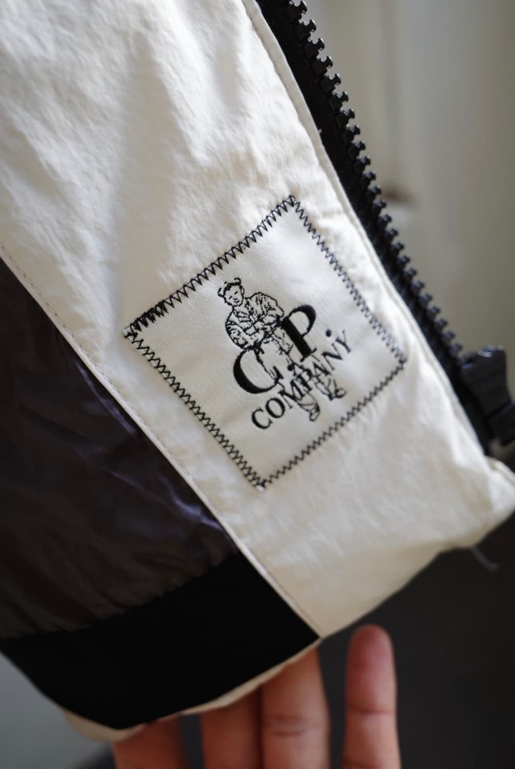 CP컴퍼니 고글 패딩조끼 판매(2xl) 상품이미지7