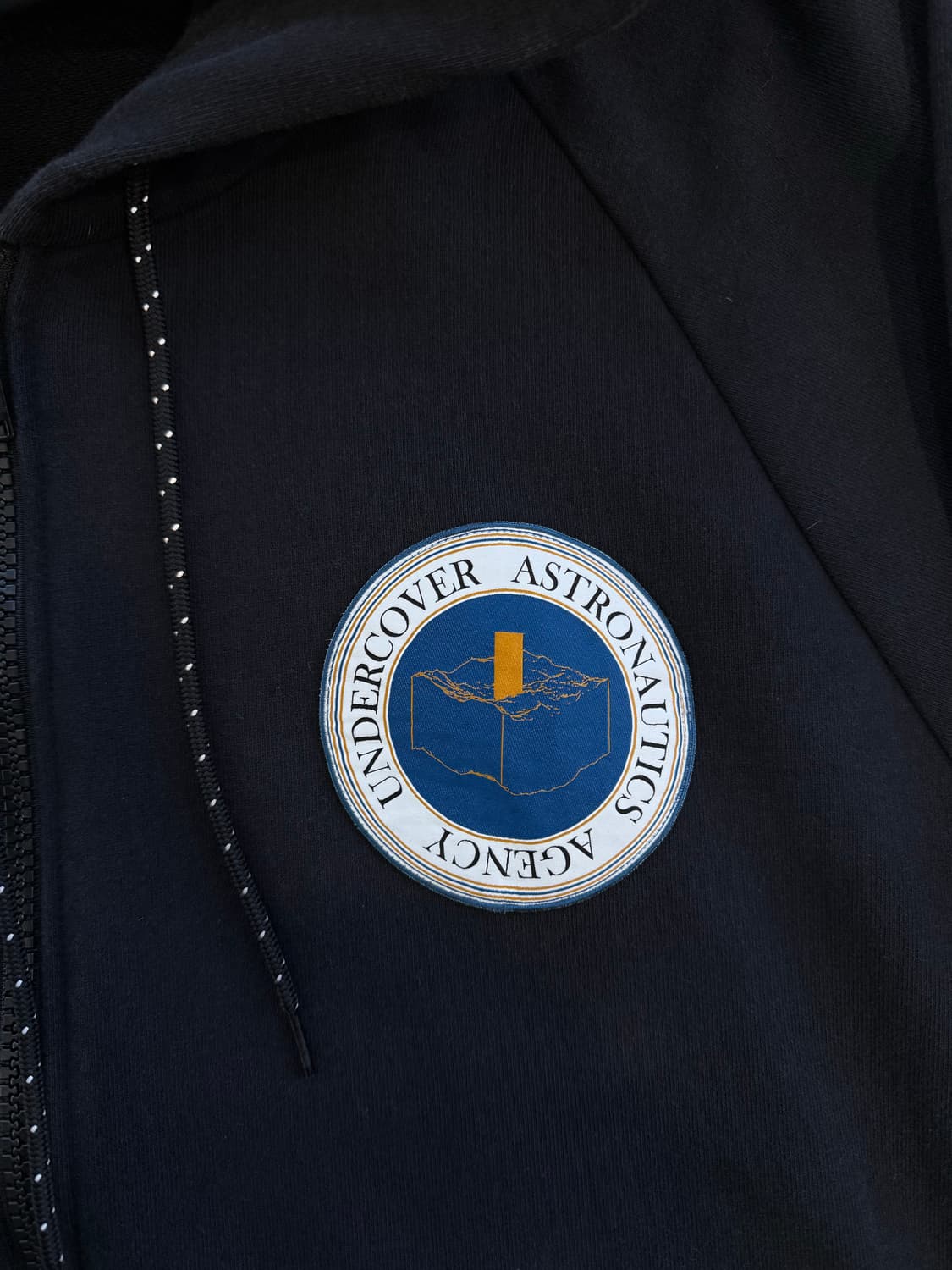 언더커버 18AW 블랙 아스트로넛츠 에이전시 후드집업 상품이미지7