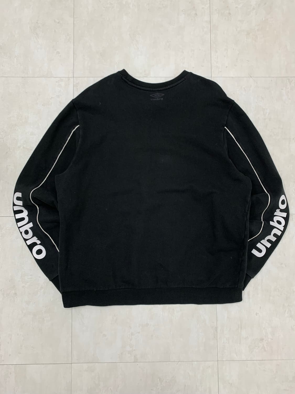 Umbro 블랙 맨투맨 #717 상품이미지7