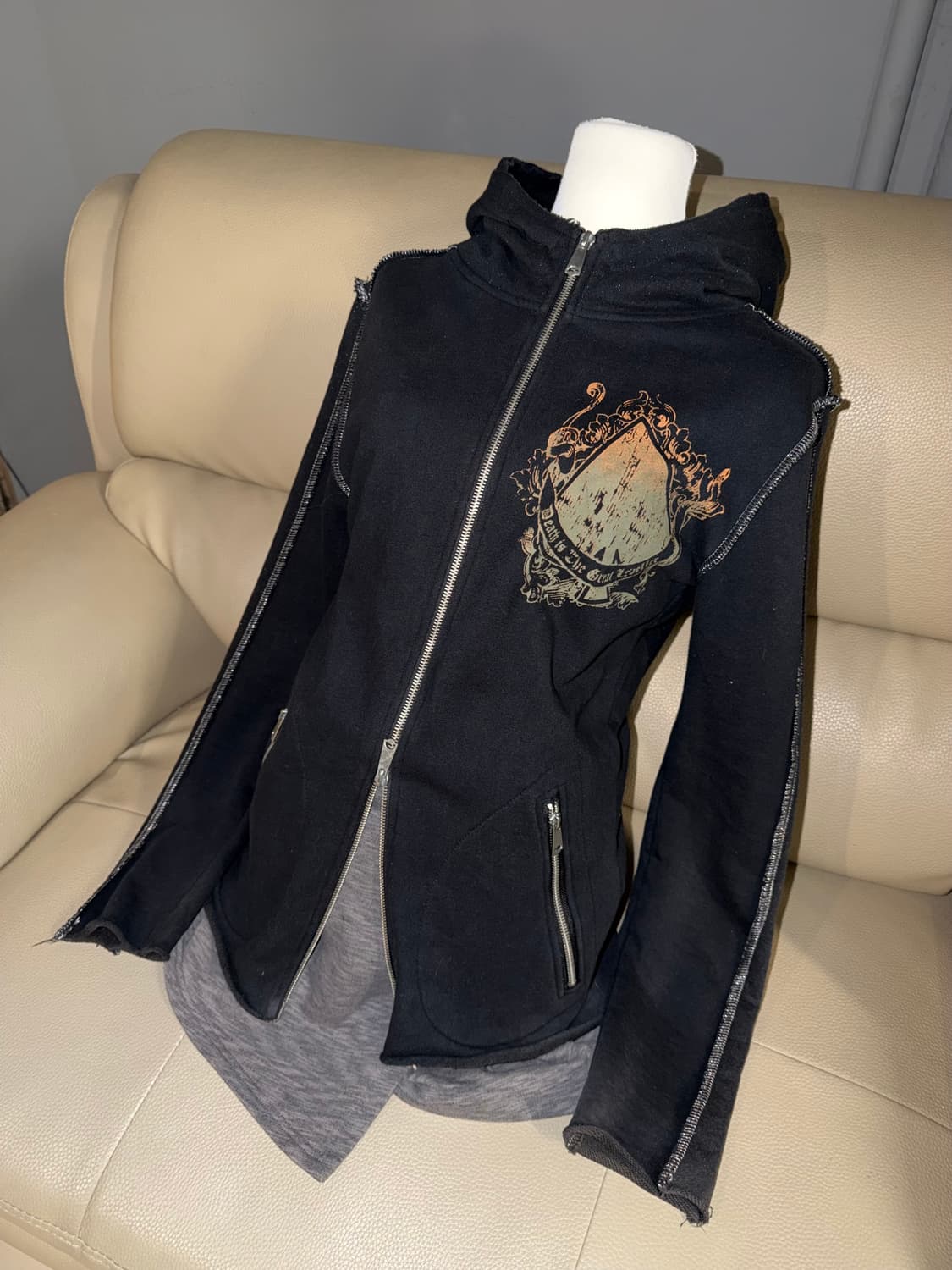 high-neck stitch line detail hood zip-up 상품이미지1