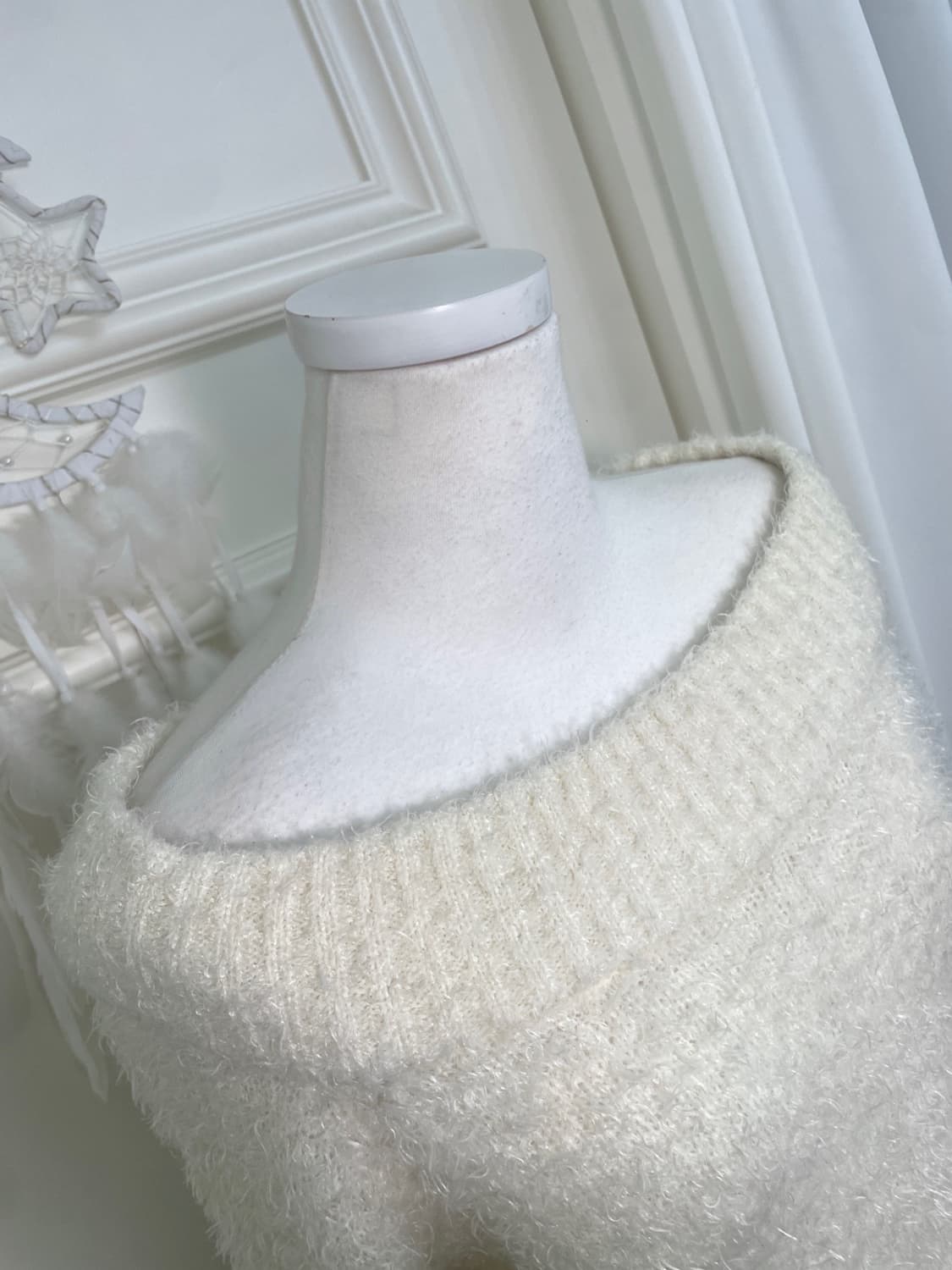 cream ivory shaggy off-shoulder knit top 상품이미지7