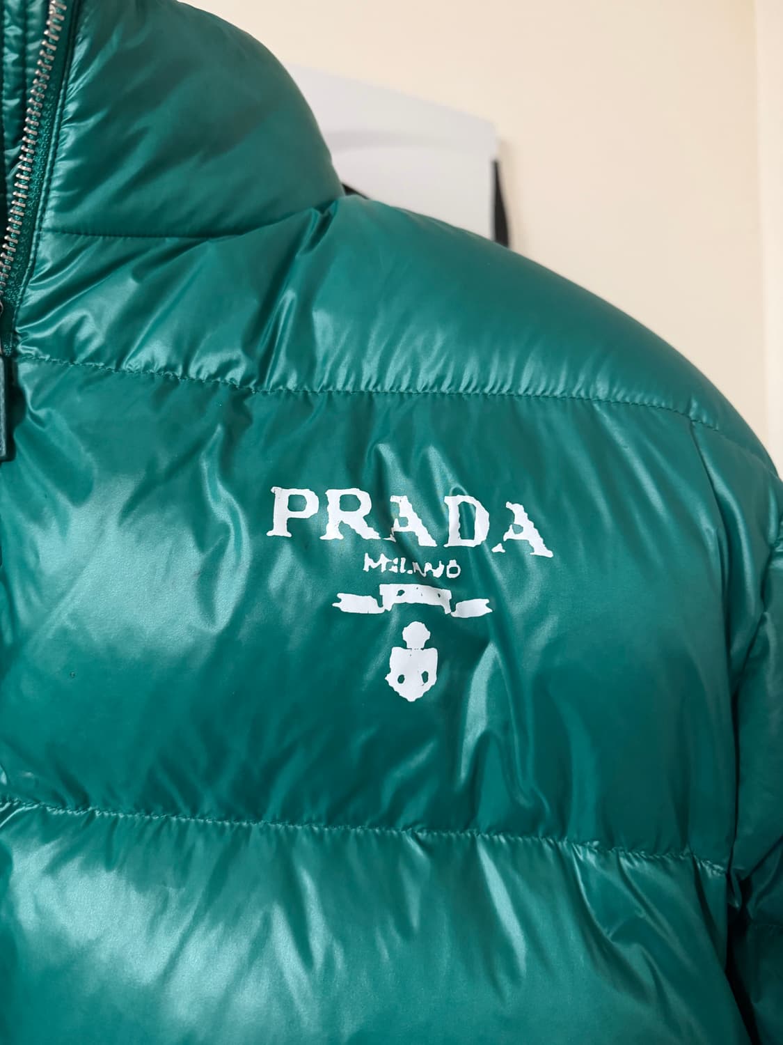 프라다 나일론 로고 패딩 90 xs 상품이미지1