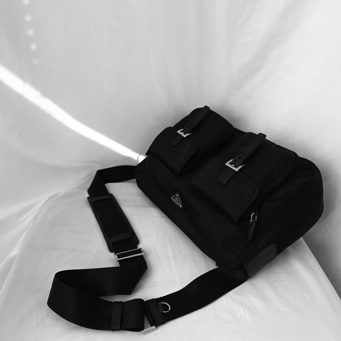 [정품 PRADA] 프라다 투포켓 지퍼 나일론 메신저백 크로스백 라지 상품이미지3