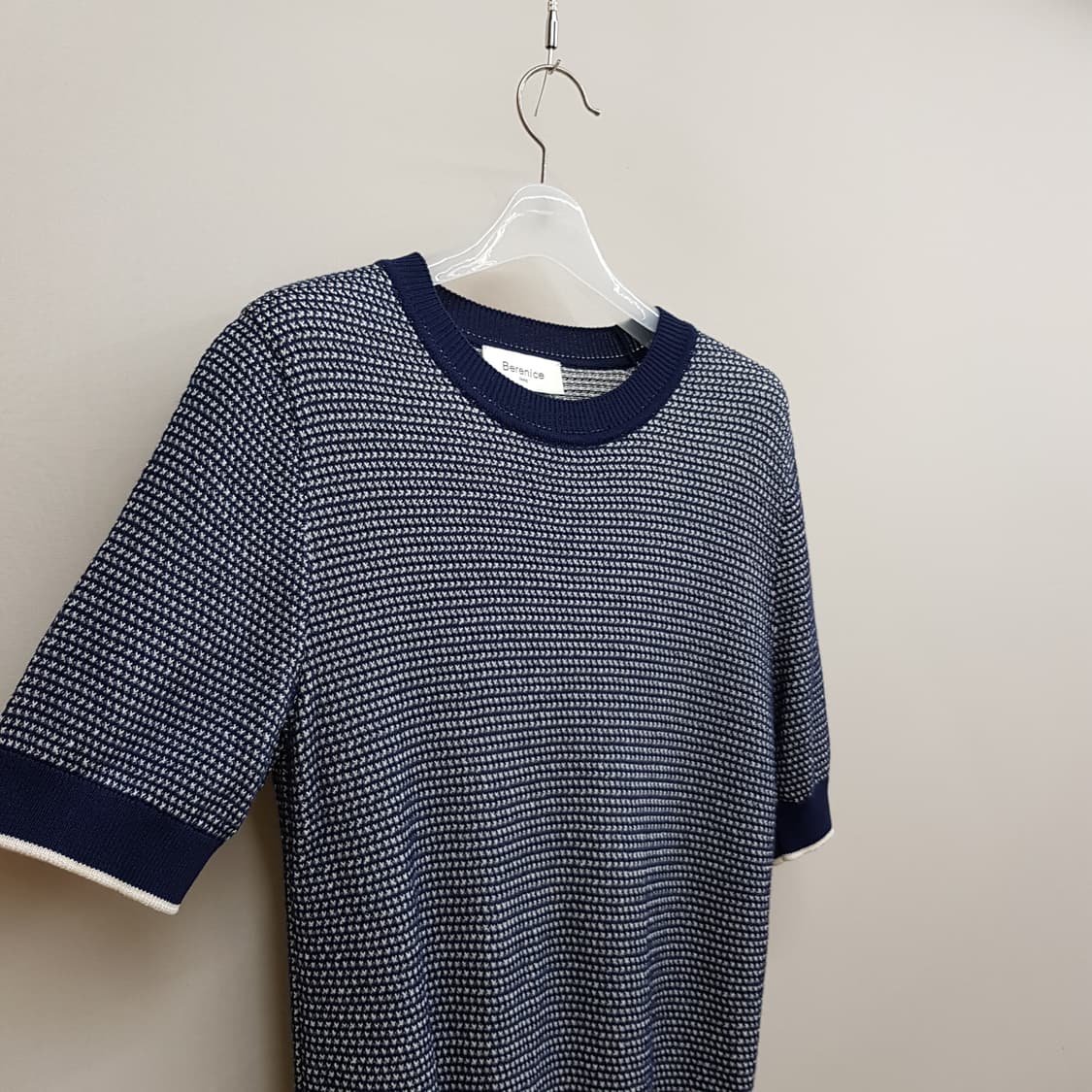 Berenice 베르니스 2022 반팔 니트 S사이즈 상품이미지3