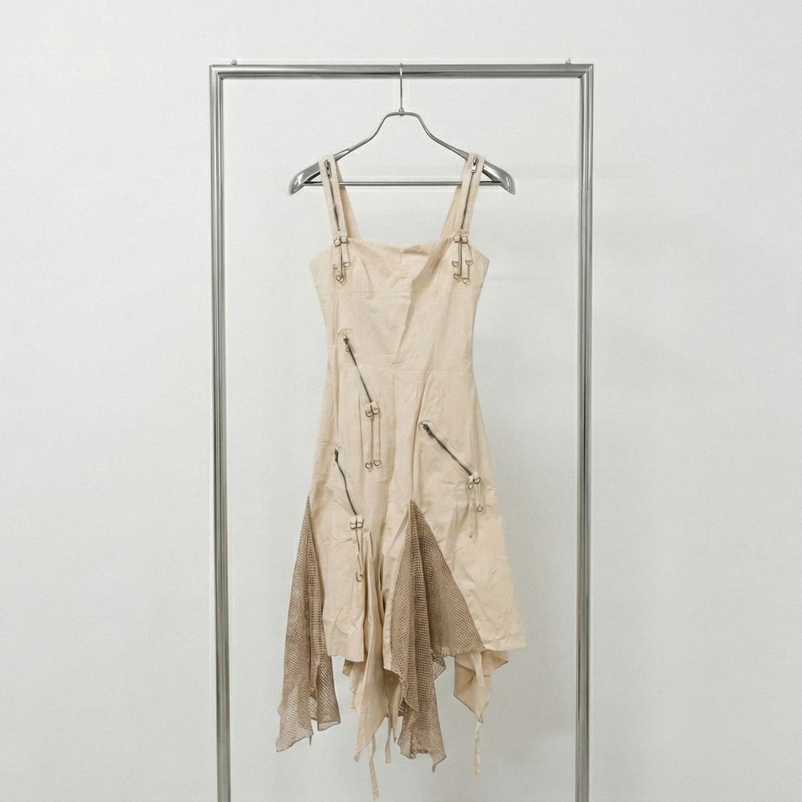 [COURTISANE] Multi-Zip Asymmetric Dress 상품이미지1