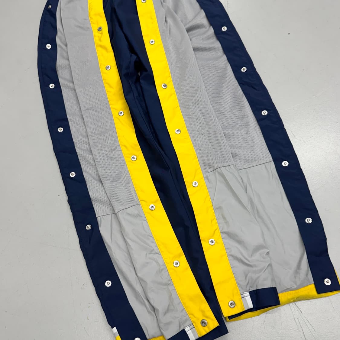 나이키 00s 스우시 사이드버튼 올드스쿨 와이드 바람막이 트랙팬츠 상품이미지4