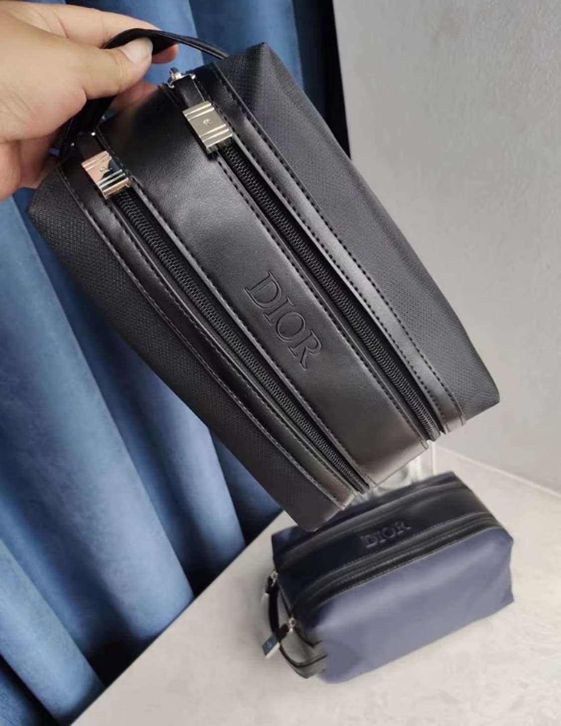 디올뷰티 옴므 소바쥬 파우치 클러치 블랙/네이비 상품이미지2
