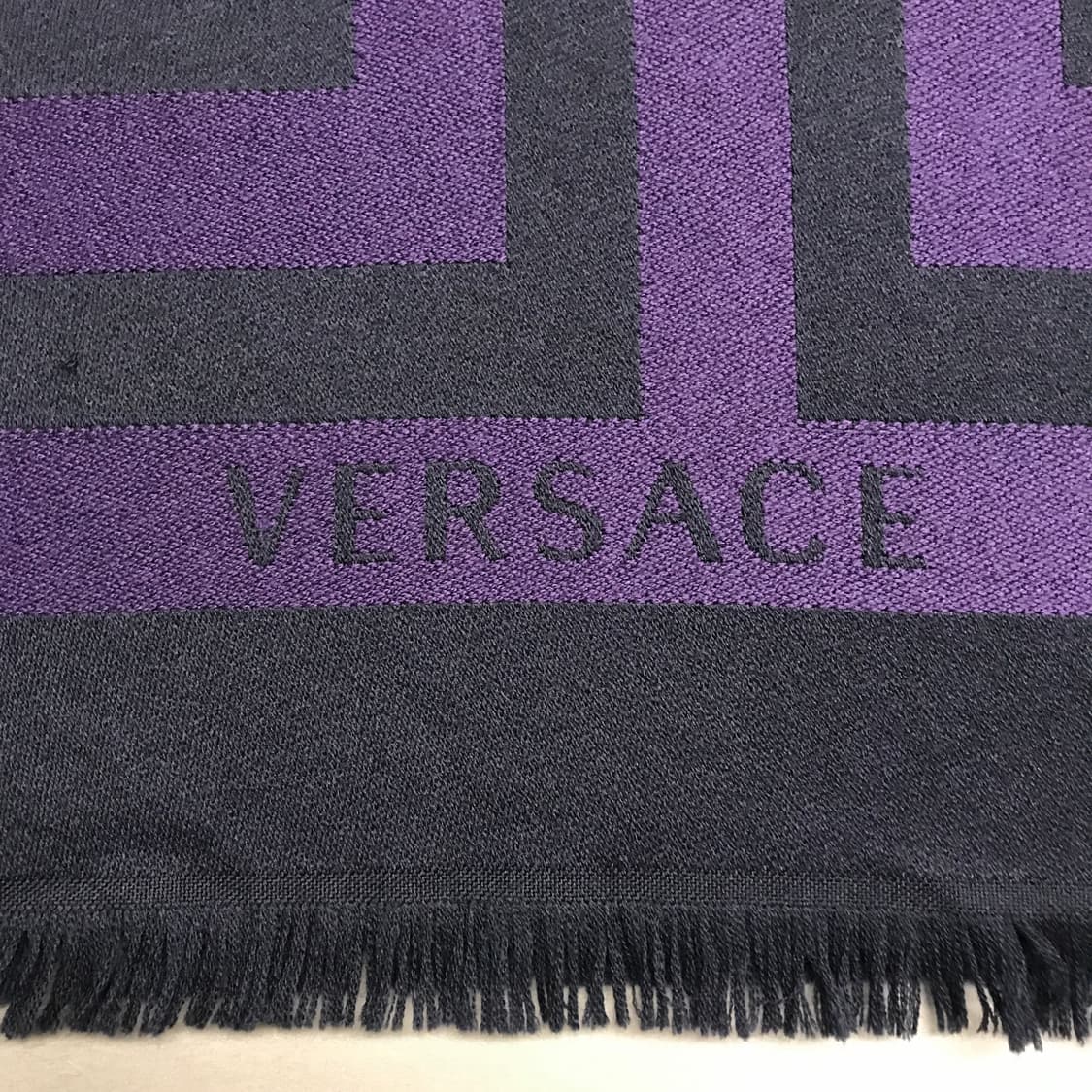 베르사체 메두사 머플러 퍼플 상품이미지5