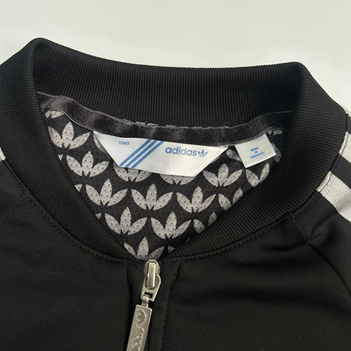 아디다스 실버 블랙 세미크롭 걸즈 트랙탑 희귀져지(90) 상품이미지6