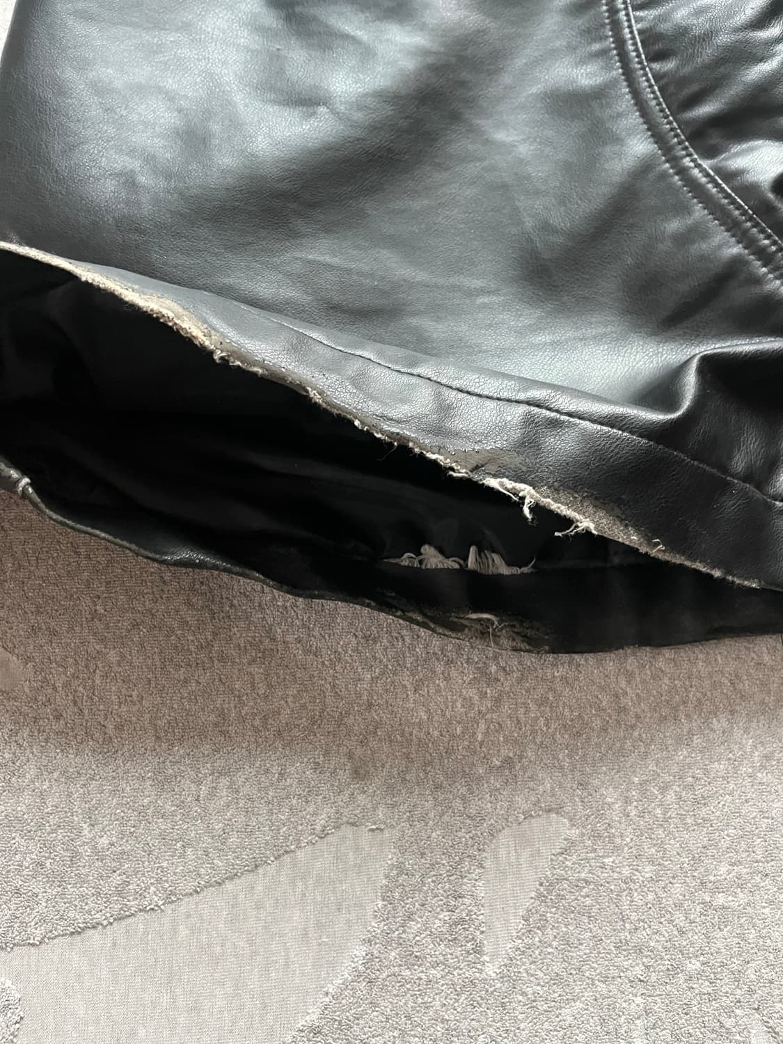 Cozy Worldwide 카오스 레더 카고 팬츠 상품이미지4