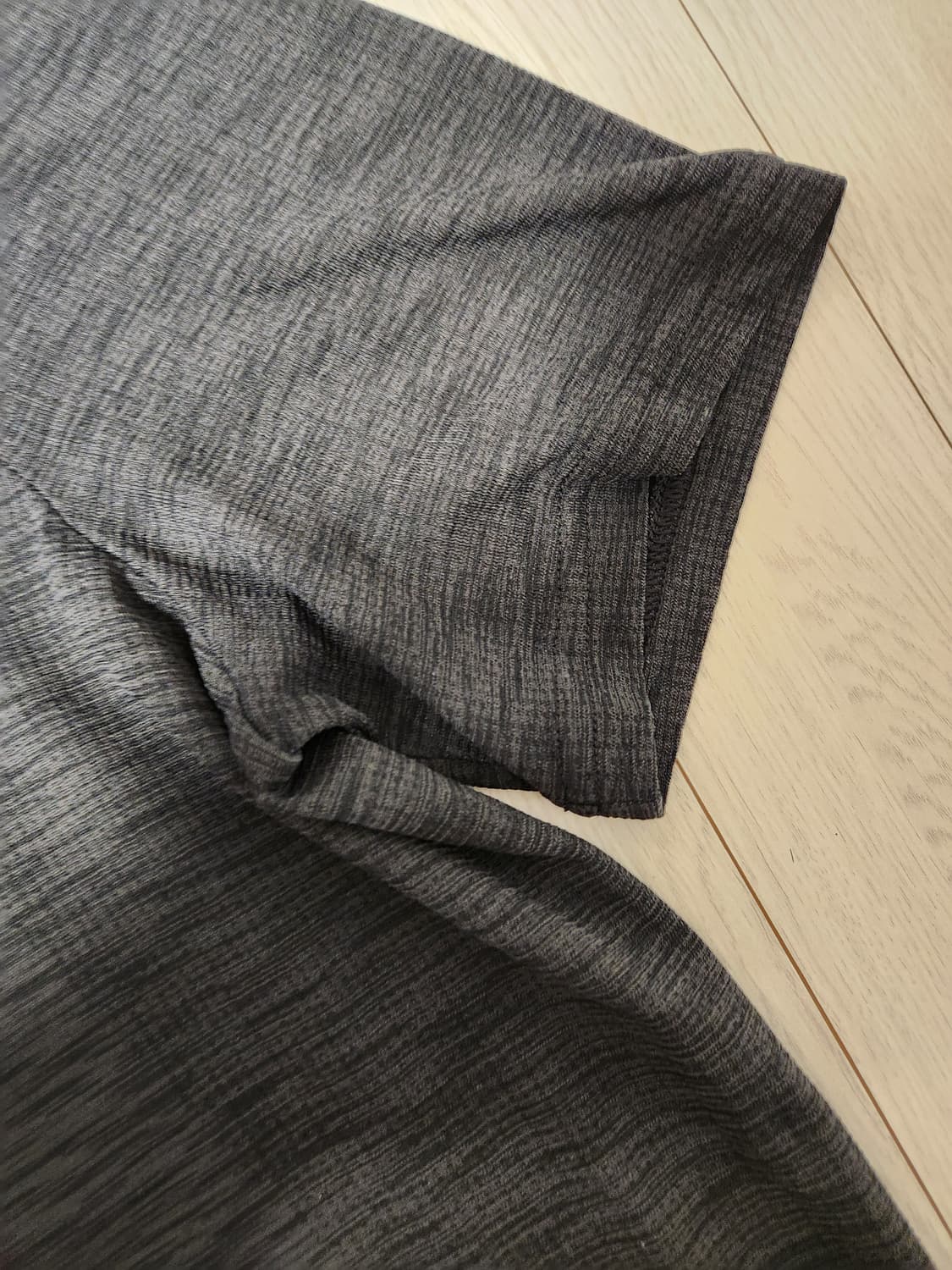 언더아머 기능성 반팔 티셔츠 블랙xl

오염 하자 없이 깨끗해요^^

세 상품이미지5