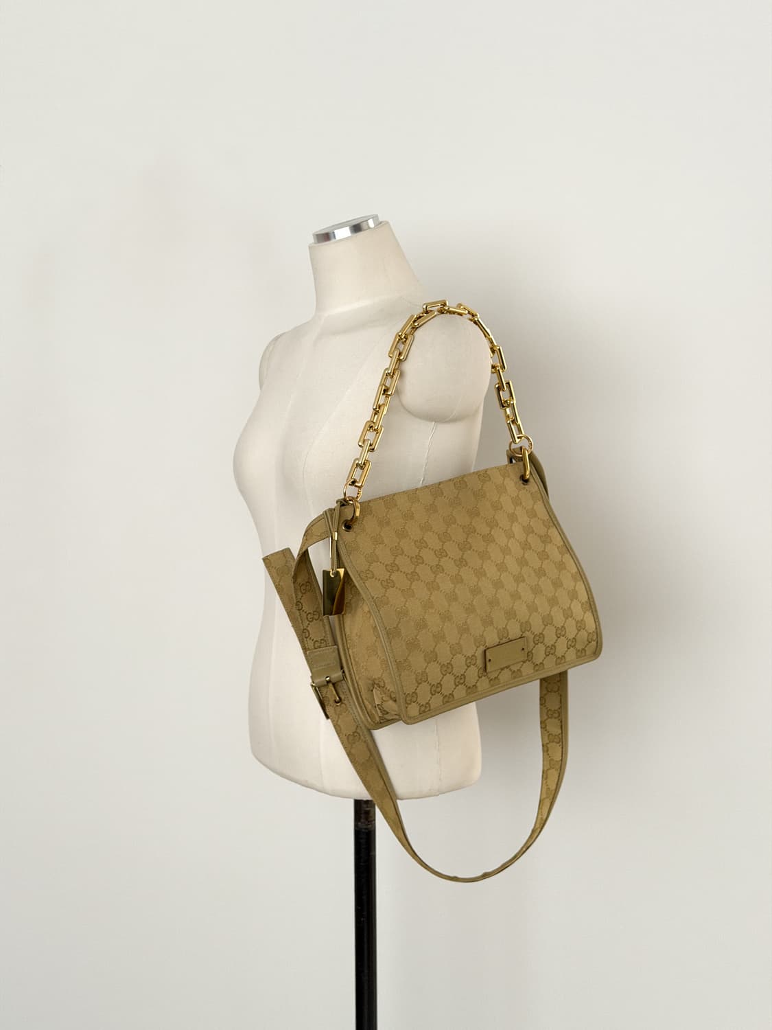 구찌 GG 캔버스 크로스백 상품이미지1